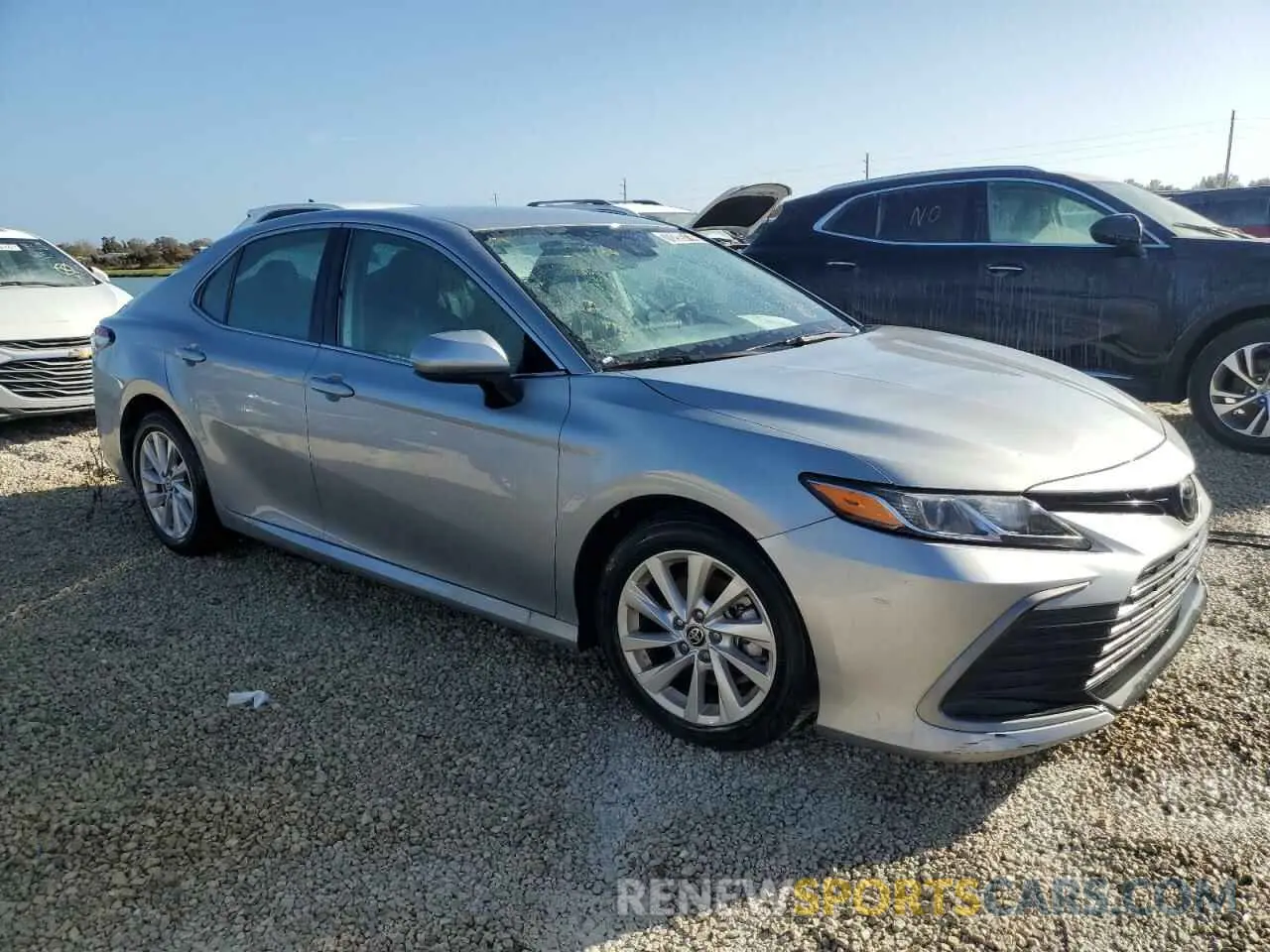 4 fotografías del automóvil dañado 4T1C11AK3RU202087 TOYOTA CAMRY 2024
