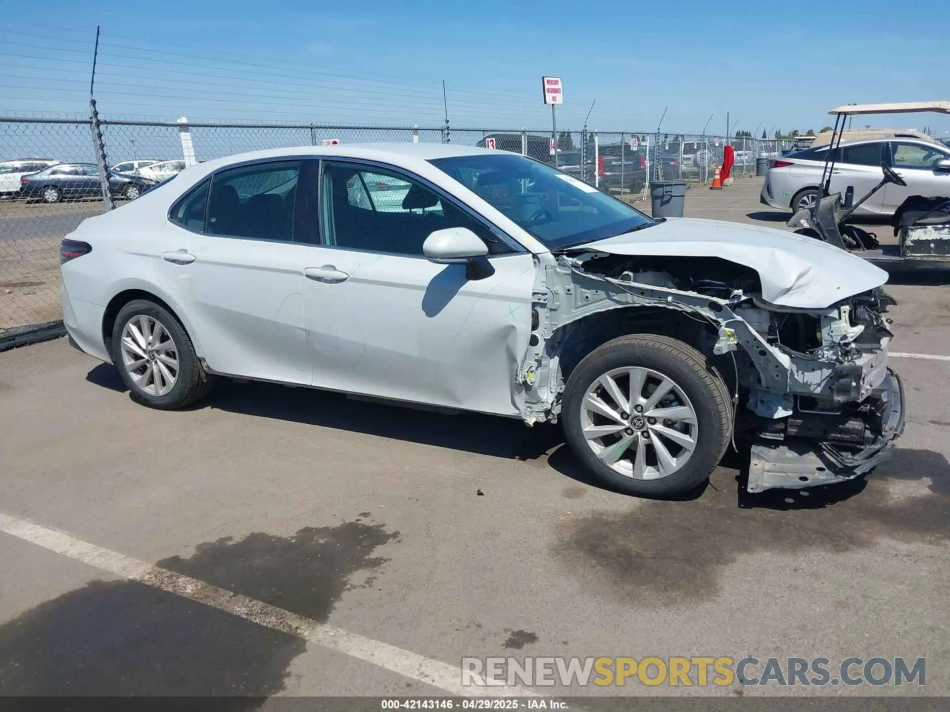 14 fotografías del automóvil dañado 4T1C11AK3RU214854 TOYOTA CAMRY 2024