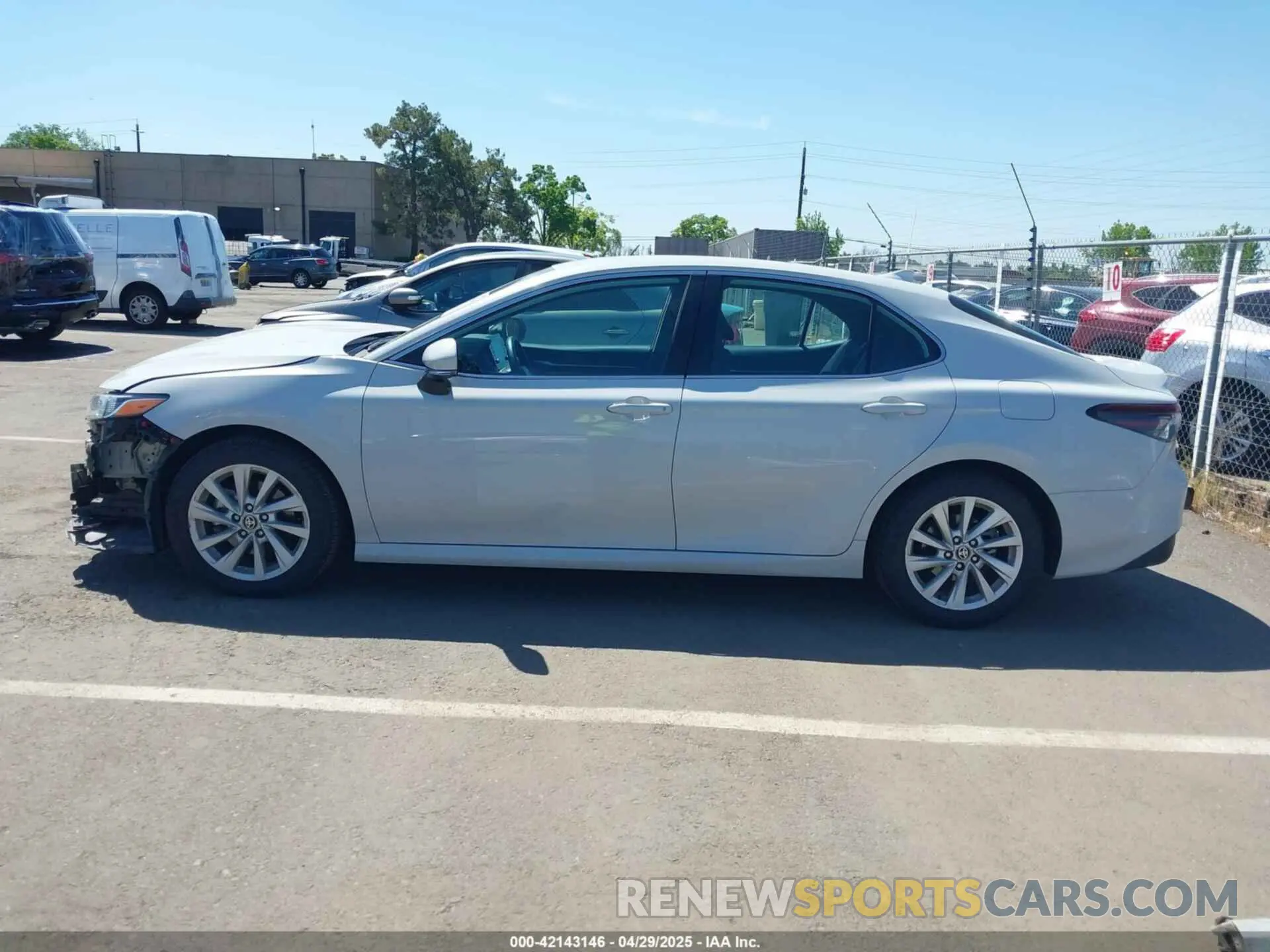 15 fotografías del automóvil dañado 4T1C11AK3RU214854 TOYOTA CAMRY 2024
