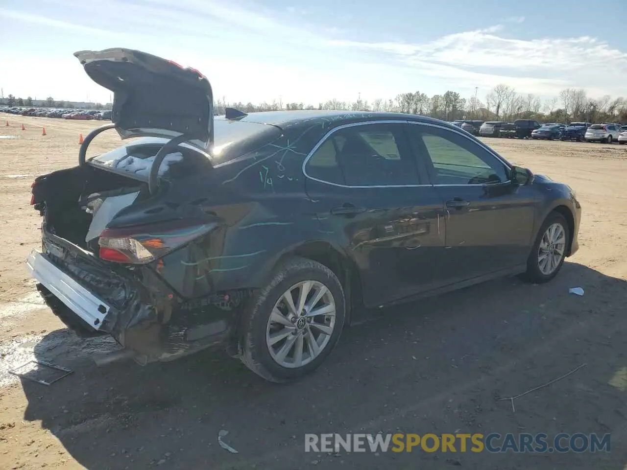 3 fotografías del automóvil dañado 4T1C11AK3RU254187 TOYOTA CAMRY 2024