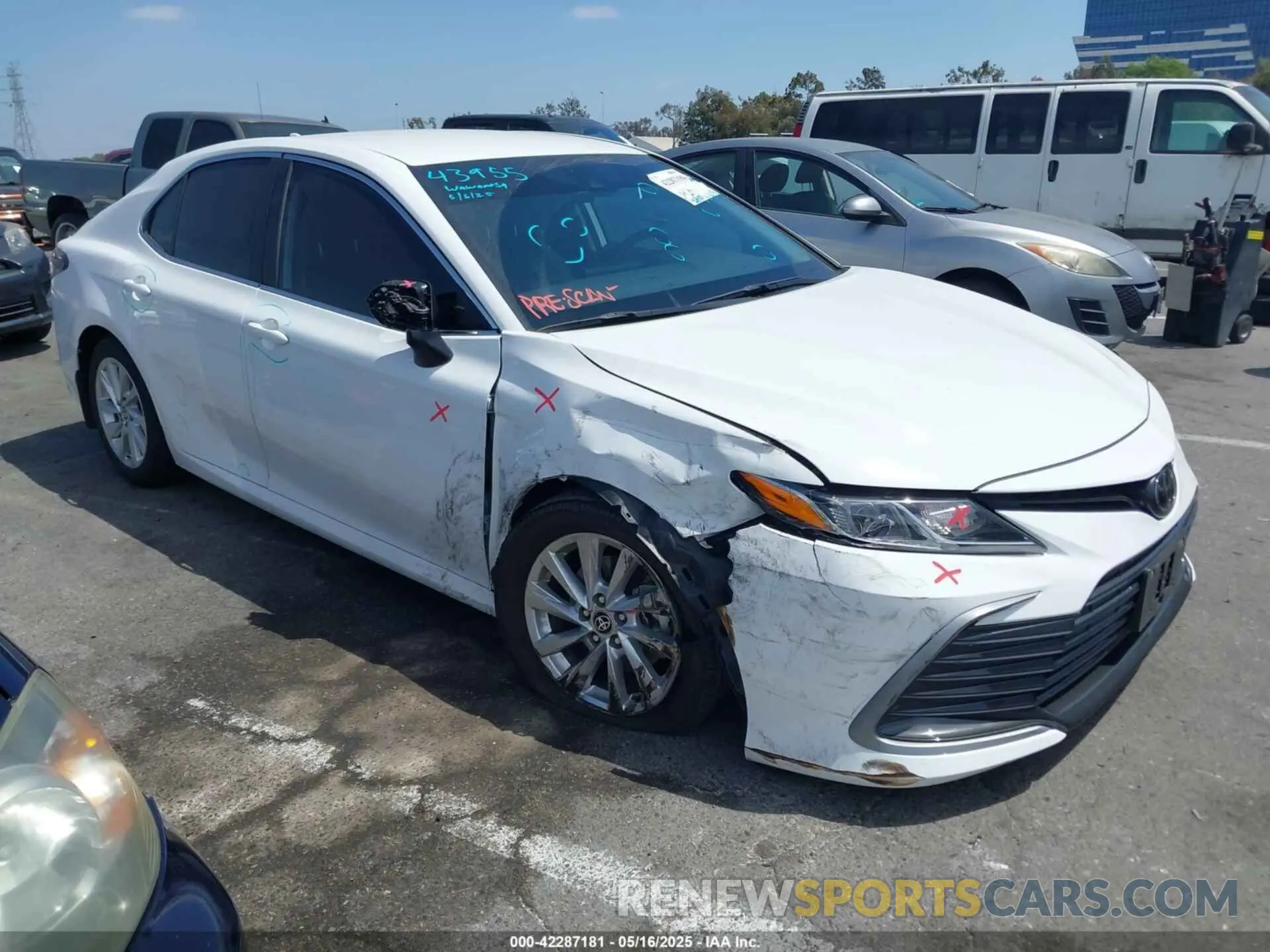 13 fotografías del automóvil dañado 4T1C11AK3RU888776 TOYOTA CAMRY 2024