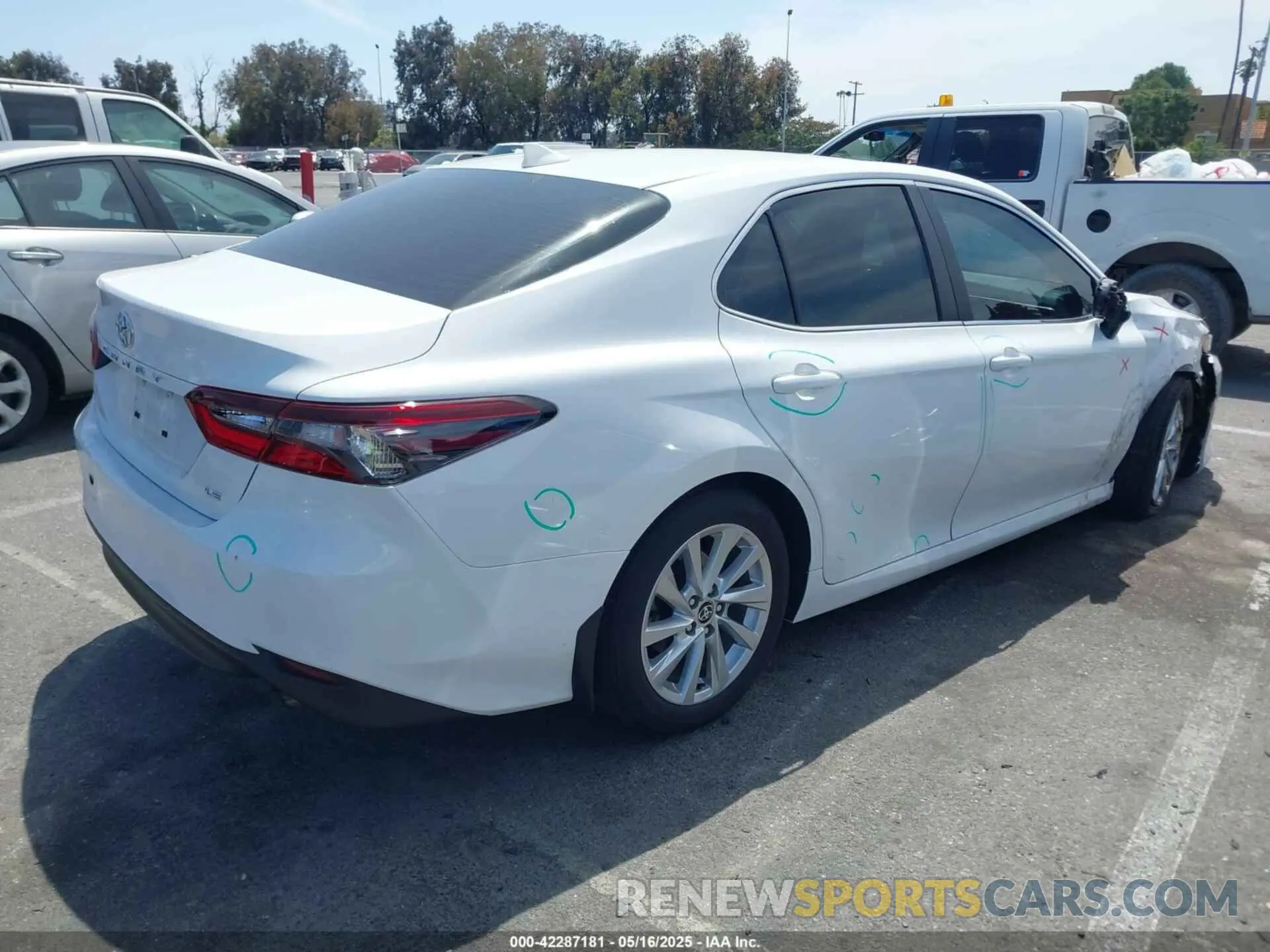 4 fotografías del automóvil dañado 4T1C11AK3RU888776 TOYOTA CAMRY 2024