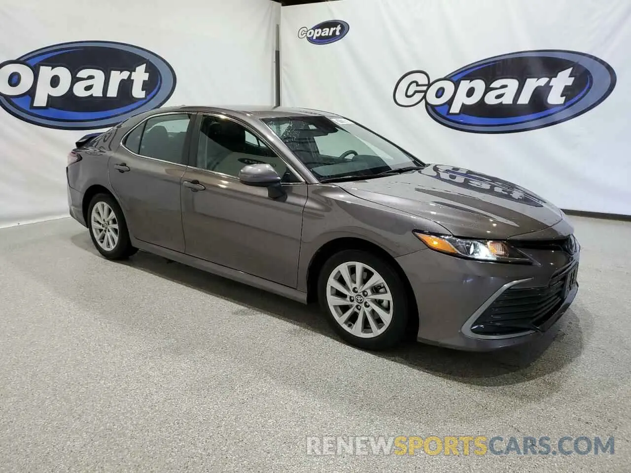 4 fotografías del automóvil dañado 4T1C11AK4RU904645 TOYOTA CAMRY 2024