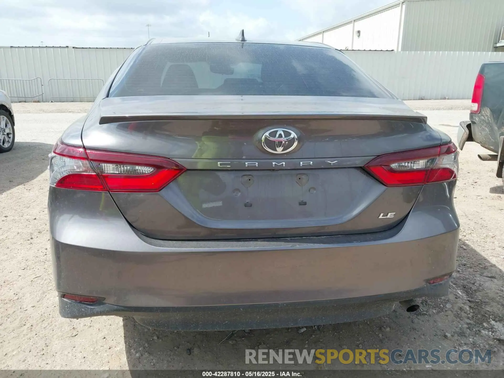 17 fotografías del automóvil dañado 4T1C11AK4RU906525 TOYOTA CAMRY 2024