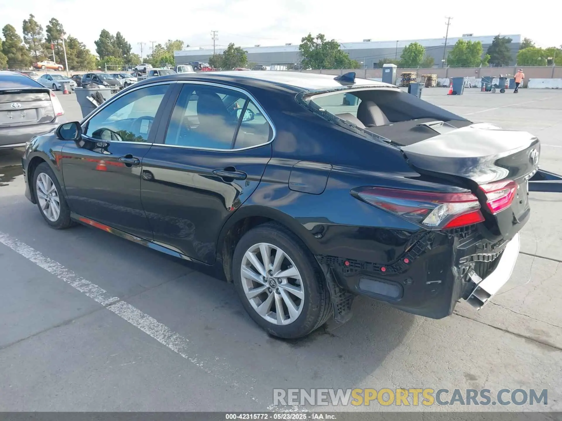 3 fotografías del automóvil dañado 4T1C11AK4RU915337 TOYOTA CAMRY 2024
