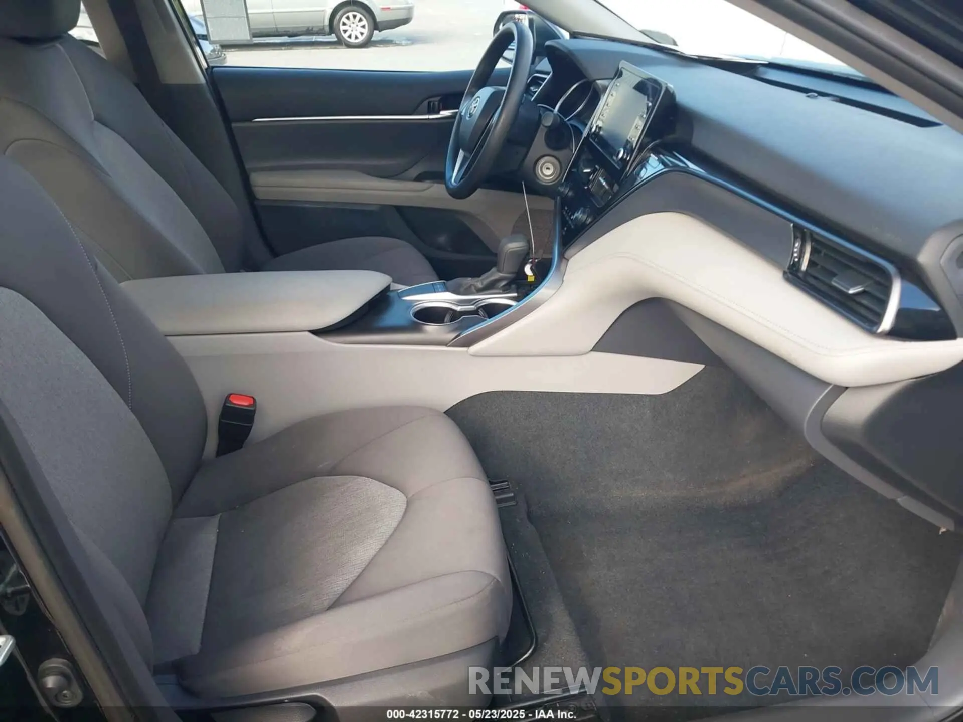 5 fotografías del automóvil dañado 4T1C11AK4RU915337 TOYOTA CAMRY 2024