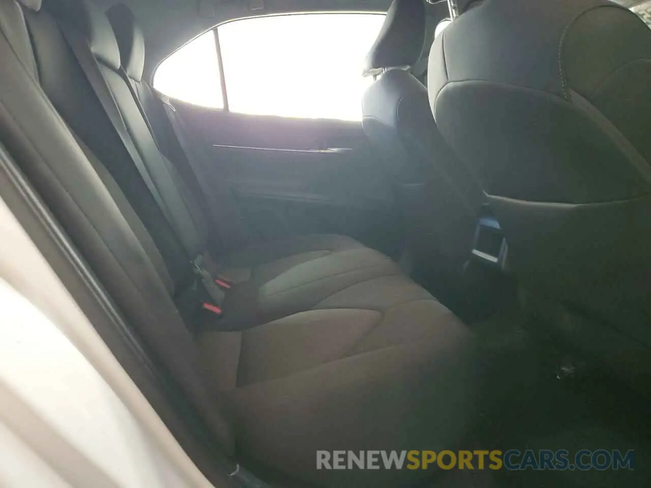 10 fotografías del automóvil dañado 4T1C11AK5RU862213 TOYOTA CAMRY 2024