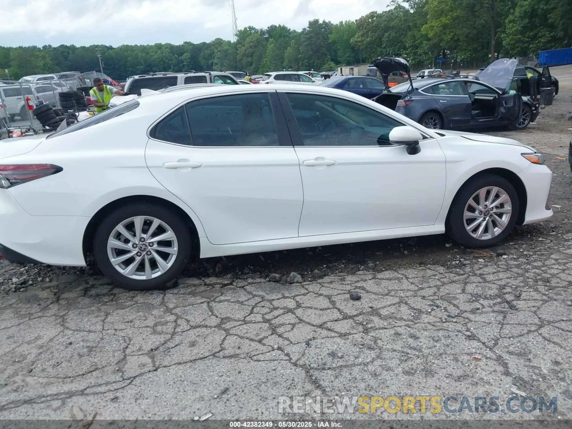 13 fotografías del automóvil dañado 4T1C11AK5RU864267 TOYOTA CAMRY 2024