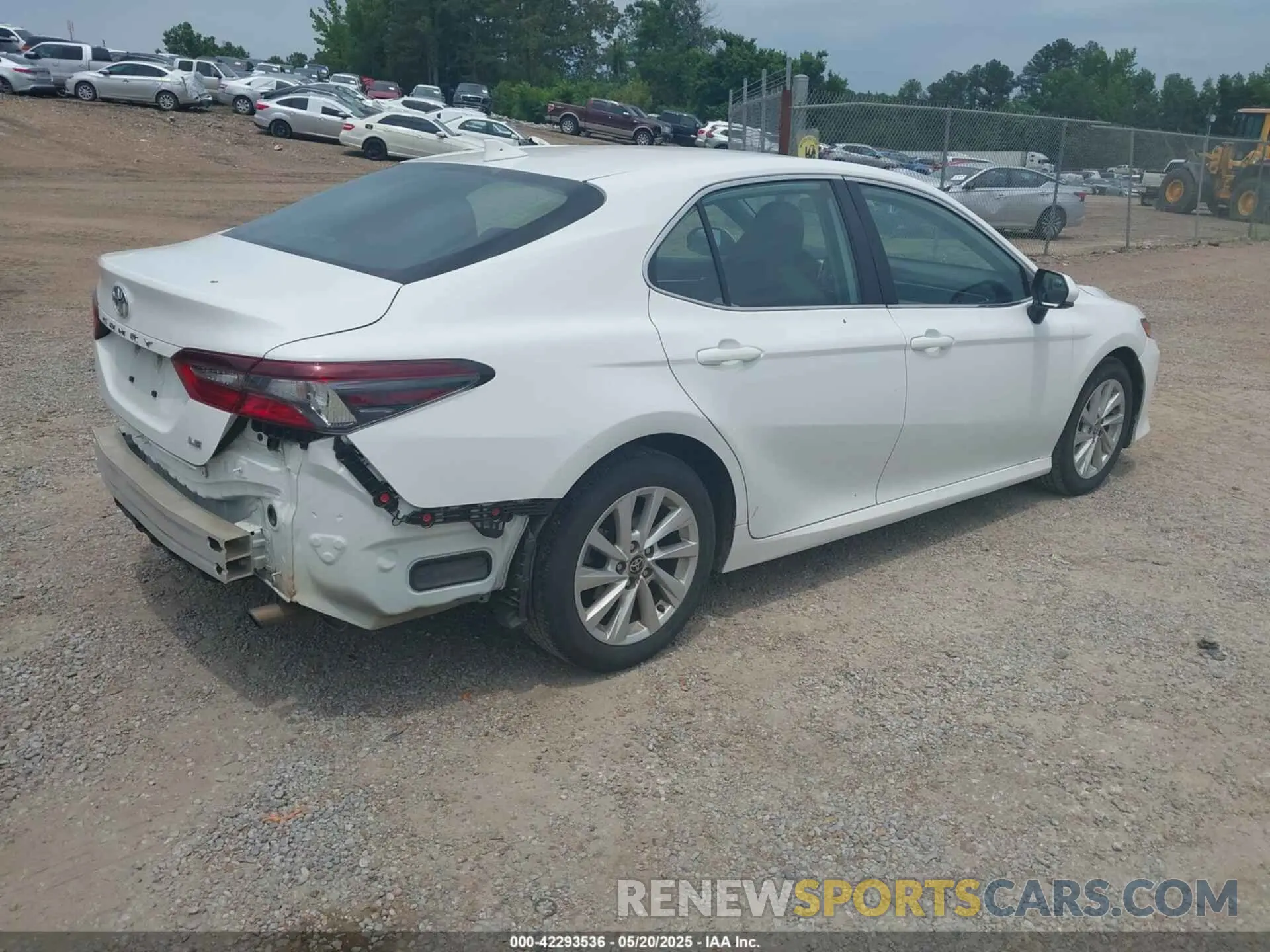 4 fotografías del automóvil dañado 4T1C11AK5RU865810 TOYOTA CAMRY 2024