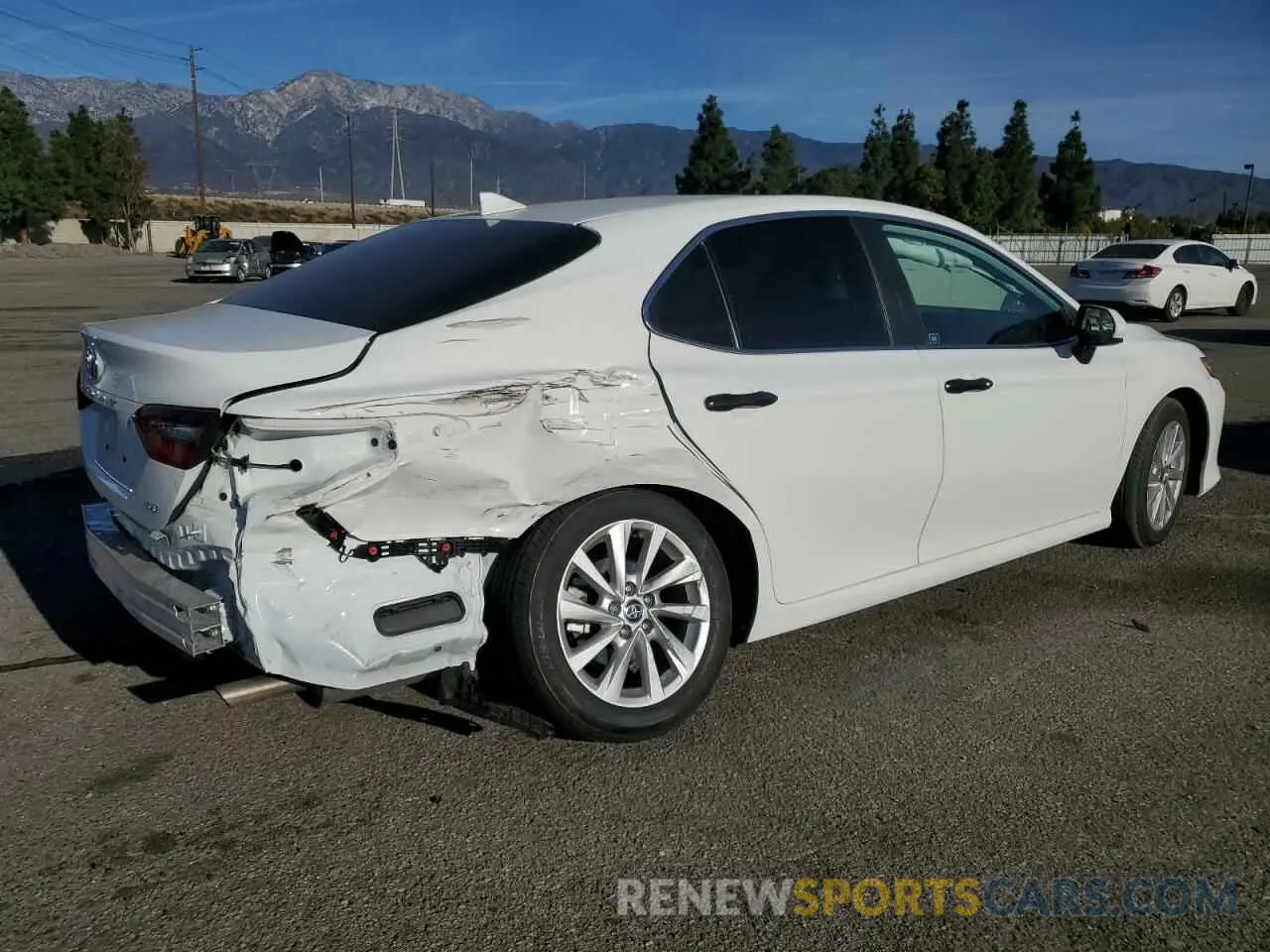 3 fotografías del automóvil dañado 4T1C11AK6RU194261 TOYOTA CAMRY 2024