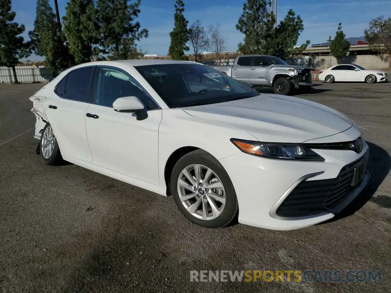 4 fotografías del automóvil dañado 4T1C11AK6RU194261 TOYOTA CAMRY 2024
