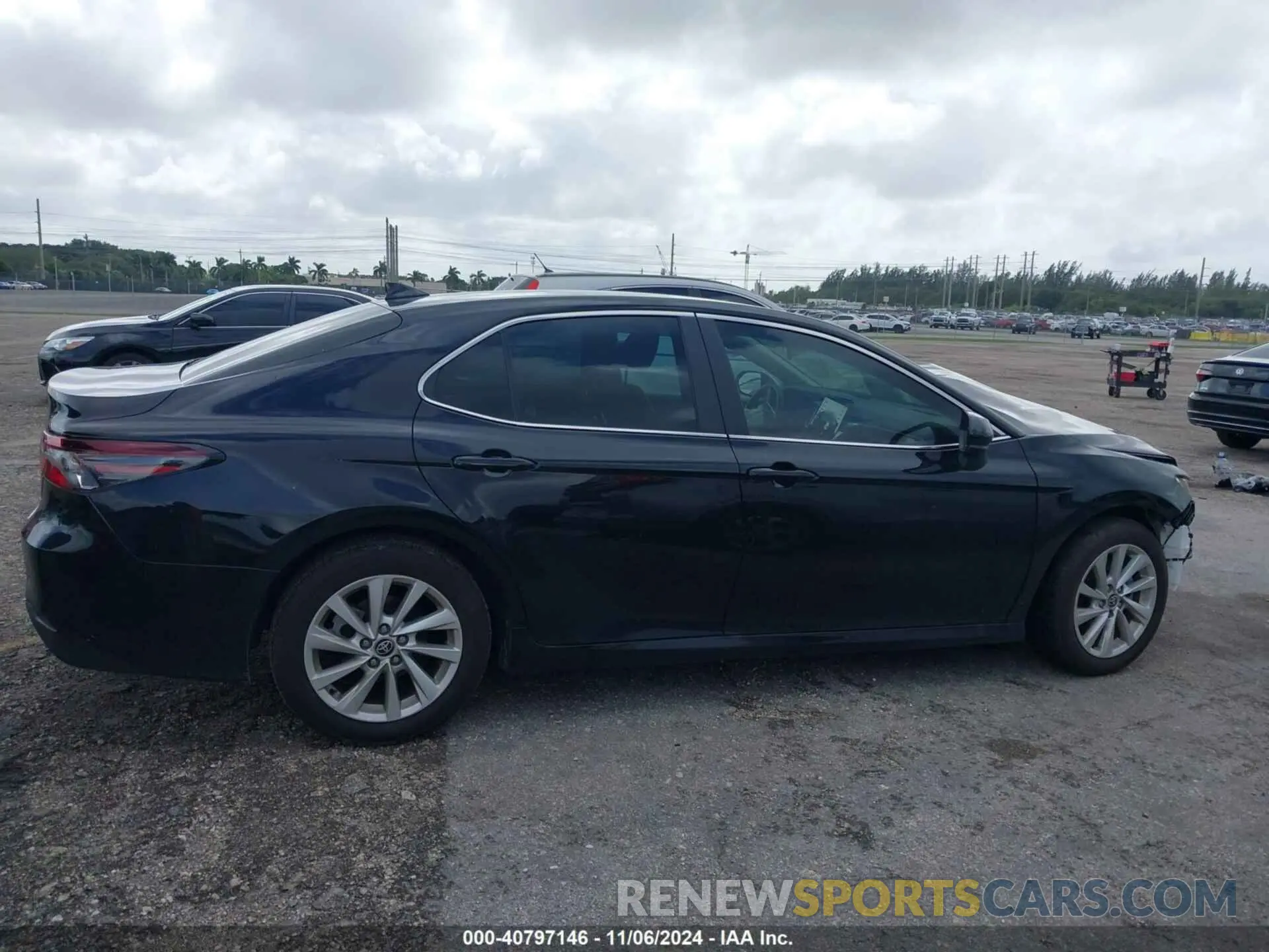 14 fotografías del automóvil dañado 4T1C11AK6RU223287 TOYOTA CAMRY 2024