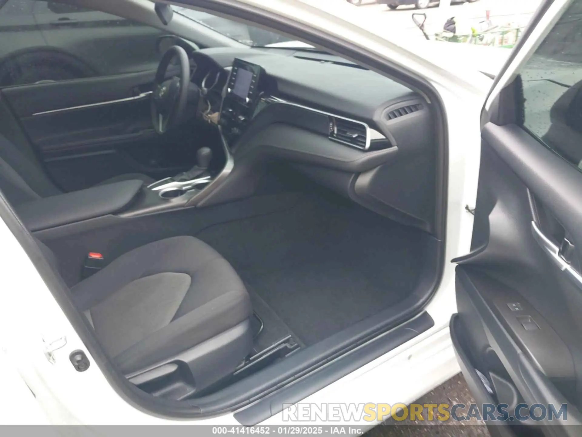 5 fotografías del automóvil dañado 4T1C11AK6RU862365 TOYOTA CAMRY 2024