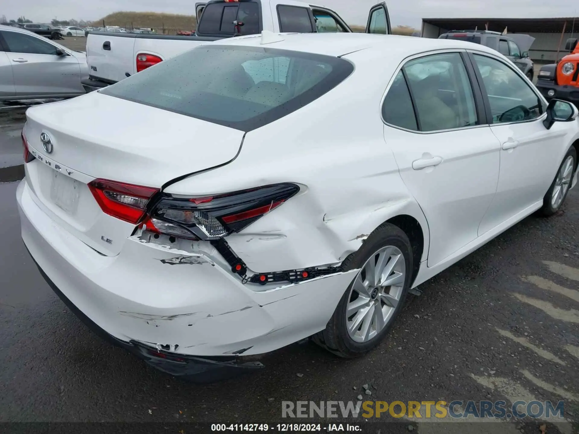 4 fotografías del automóvil dañado 4T1C11AK6RU875245 TOYOTA CAMRY 2024