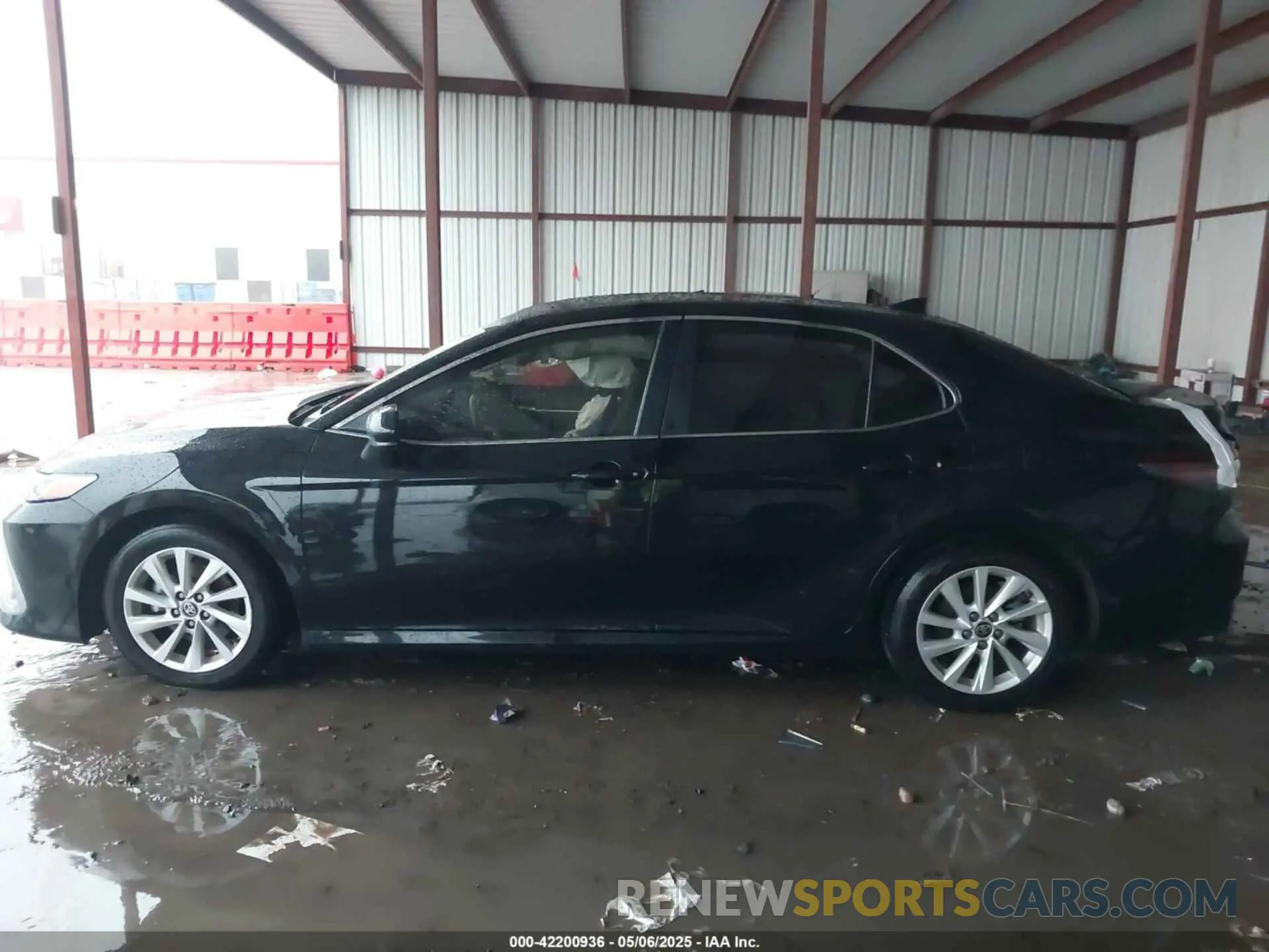 14 fotografías del automóvil dañado 4T1C11AK6RU875603 TOYOTA CAMRY 2024