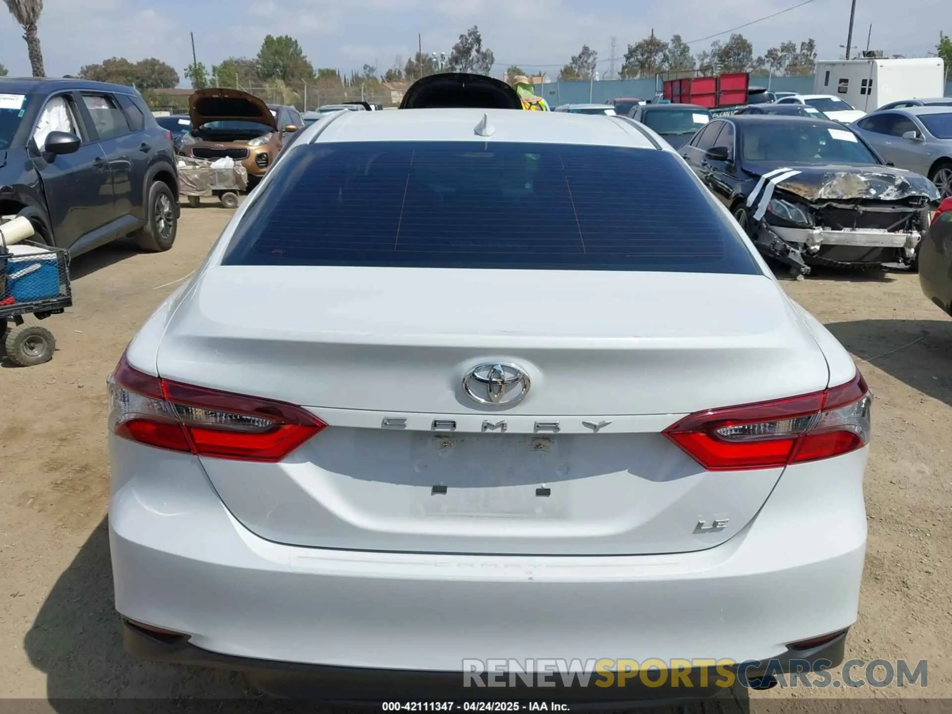 17 fotografías del automóvil dañado 4T1C11AK7RU196813 TOYOTA CAMRY 2024