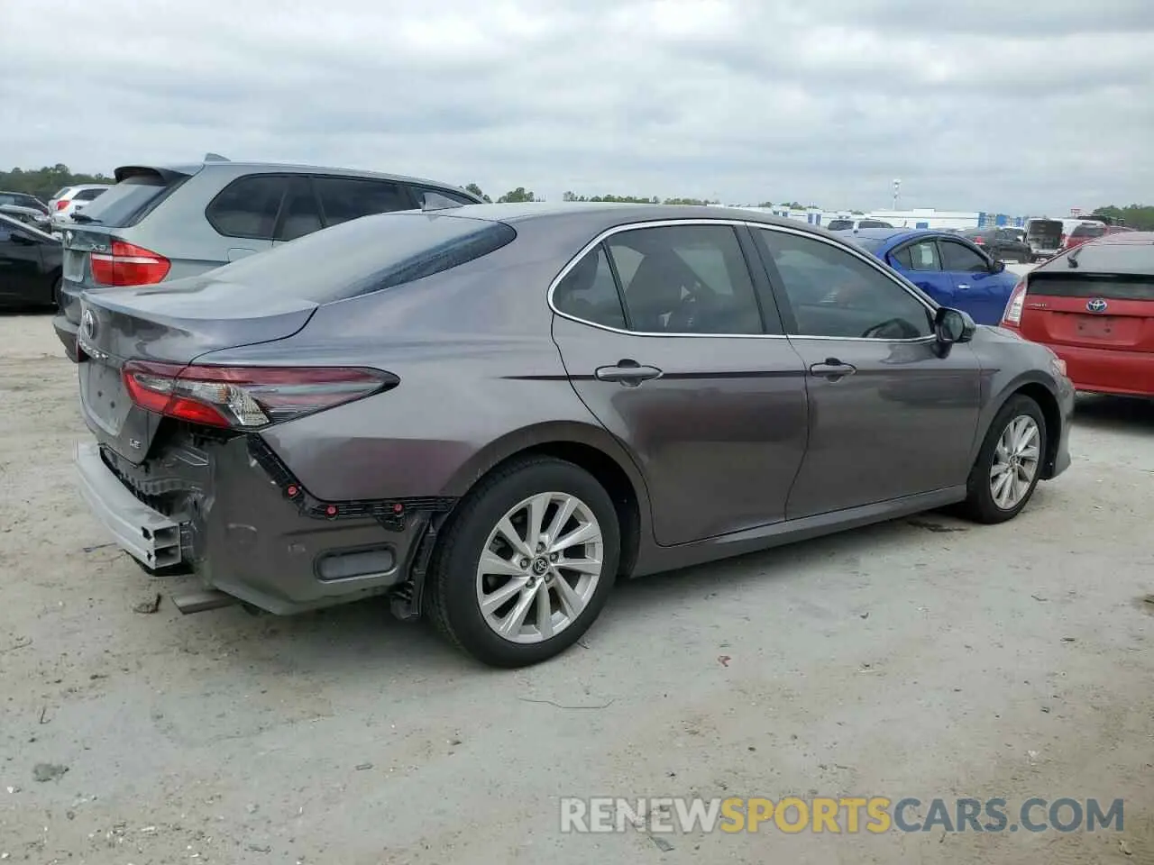 3 fotografías del automóvil dañado 4T1C11AK7RU199341 TOYOTA CAMRY 2024