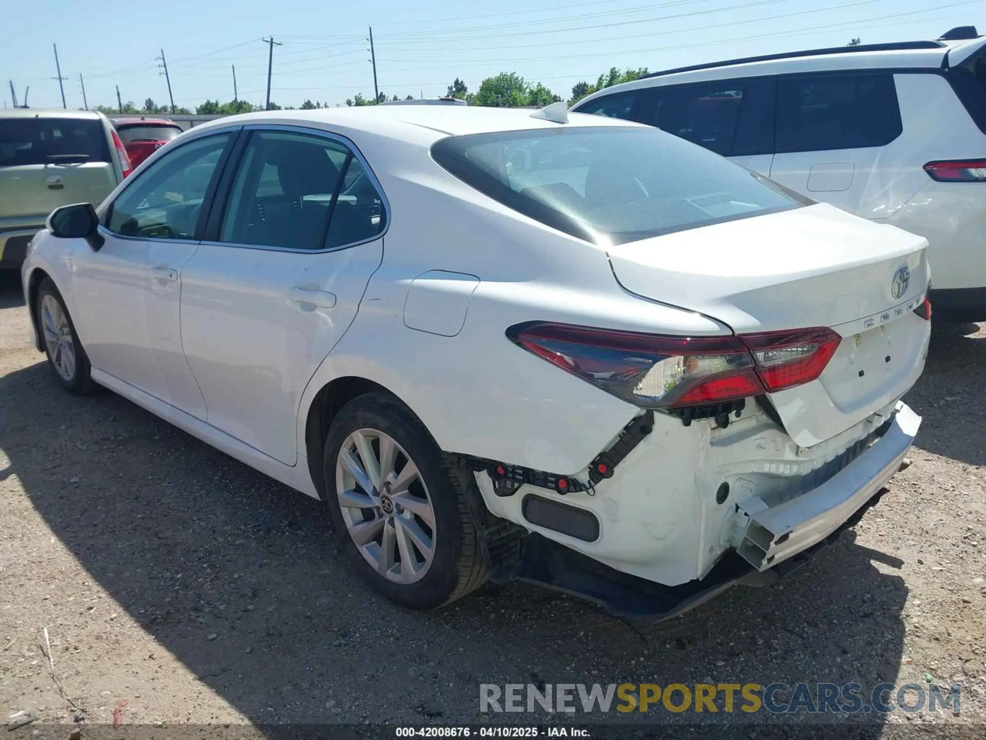 3 fotografías del automóvil dañado 4T1C11AK7RU261627 TOYOTA CAMRY 2024