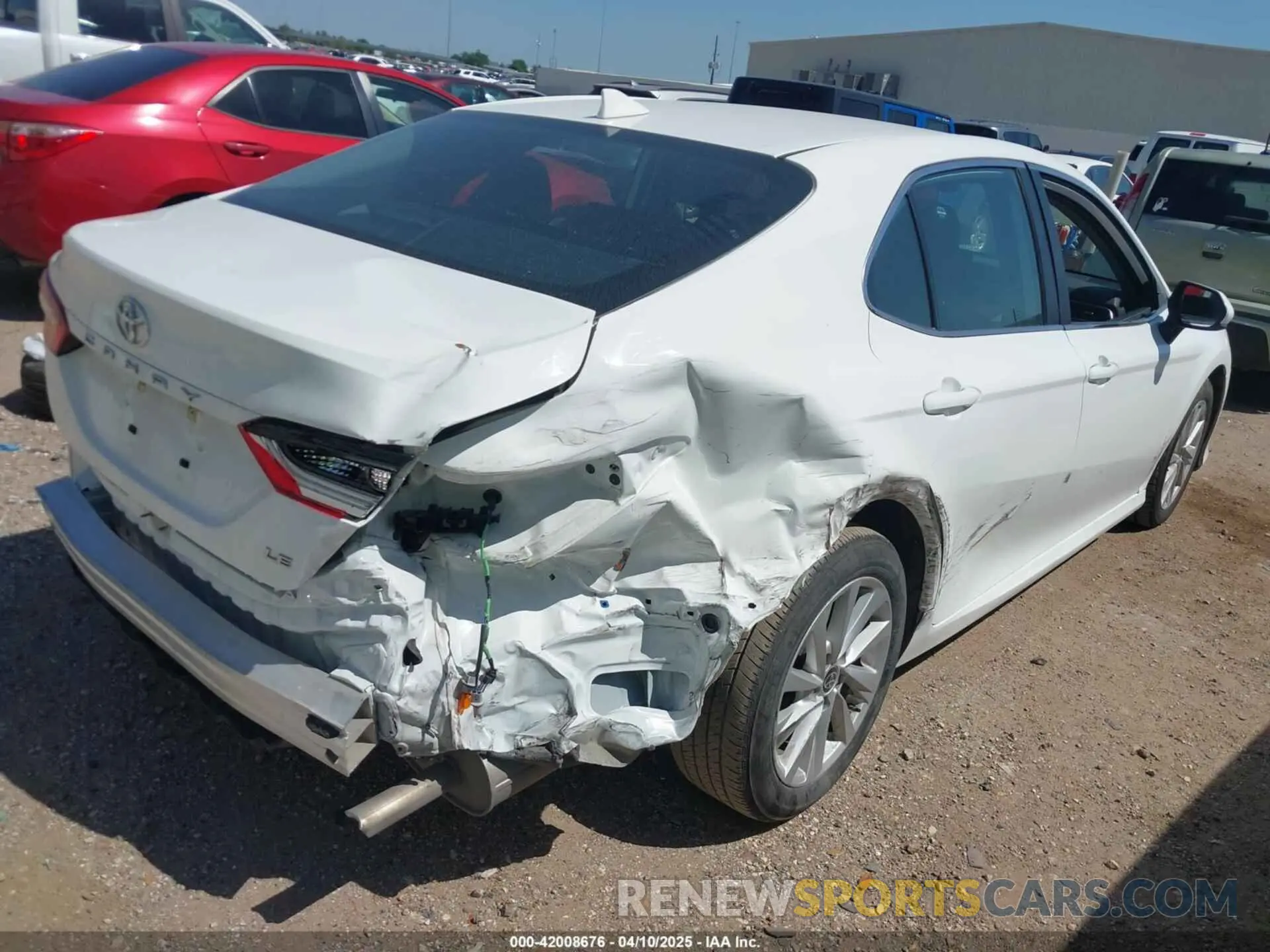 4 fotografías del automóvil dañado 4T1C11AK7RU261627 TOYOTA CAMRY 2024