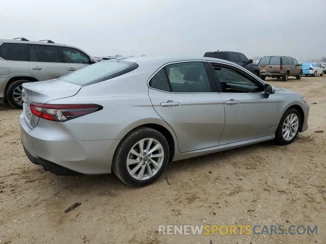 3 fotografías del automóvil dañado 4T1C11AK7RU264124 TOYOTA CAMRY 2024