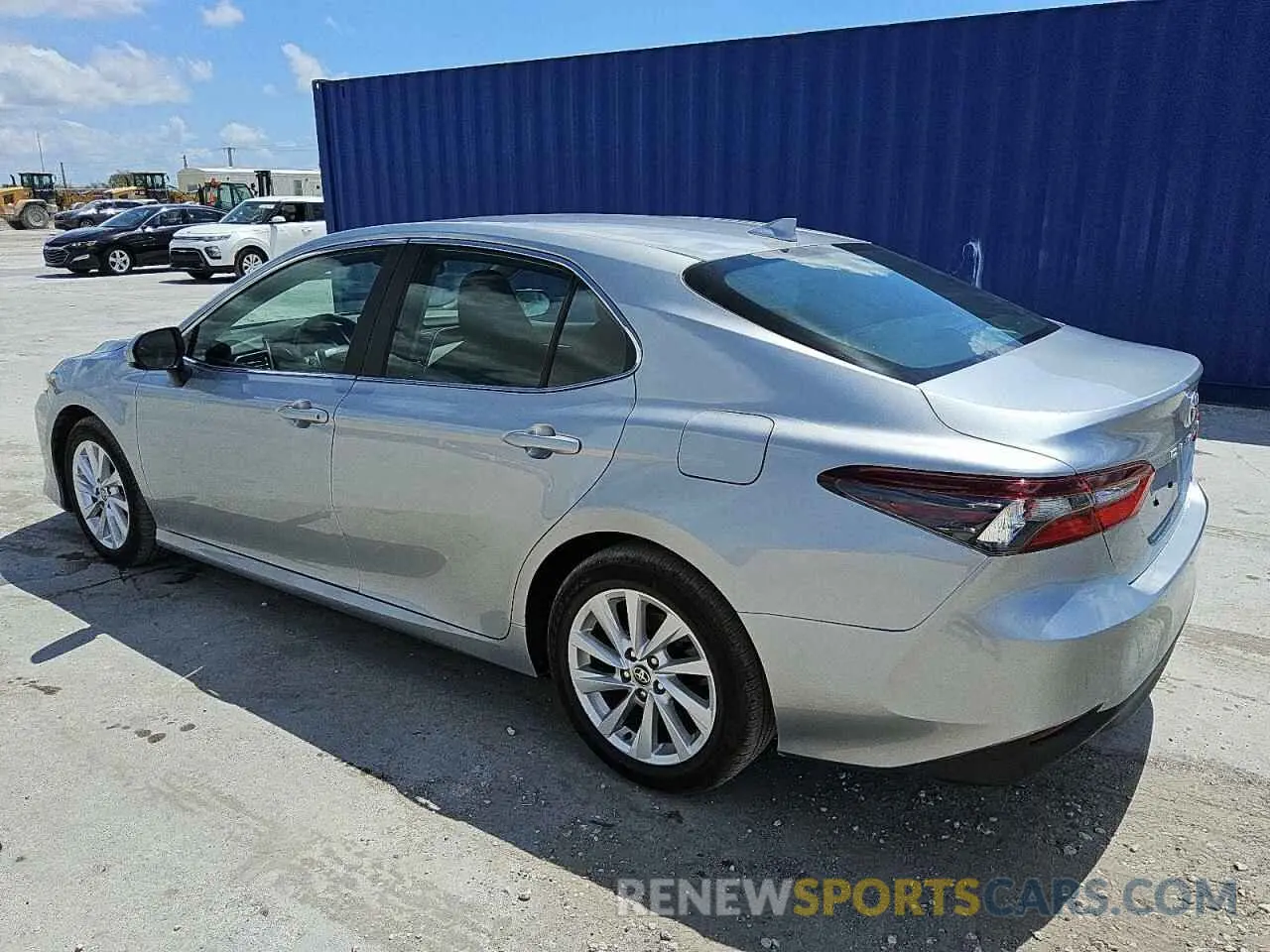 2 fotografías del automóvil dañado 4T1C11AK7RU852217 TOYOTA CAMRY 2024