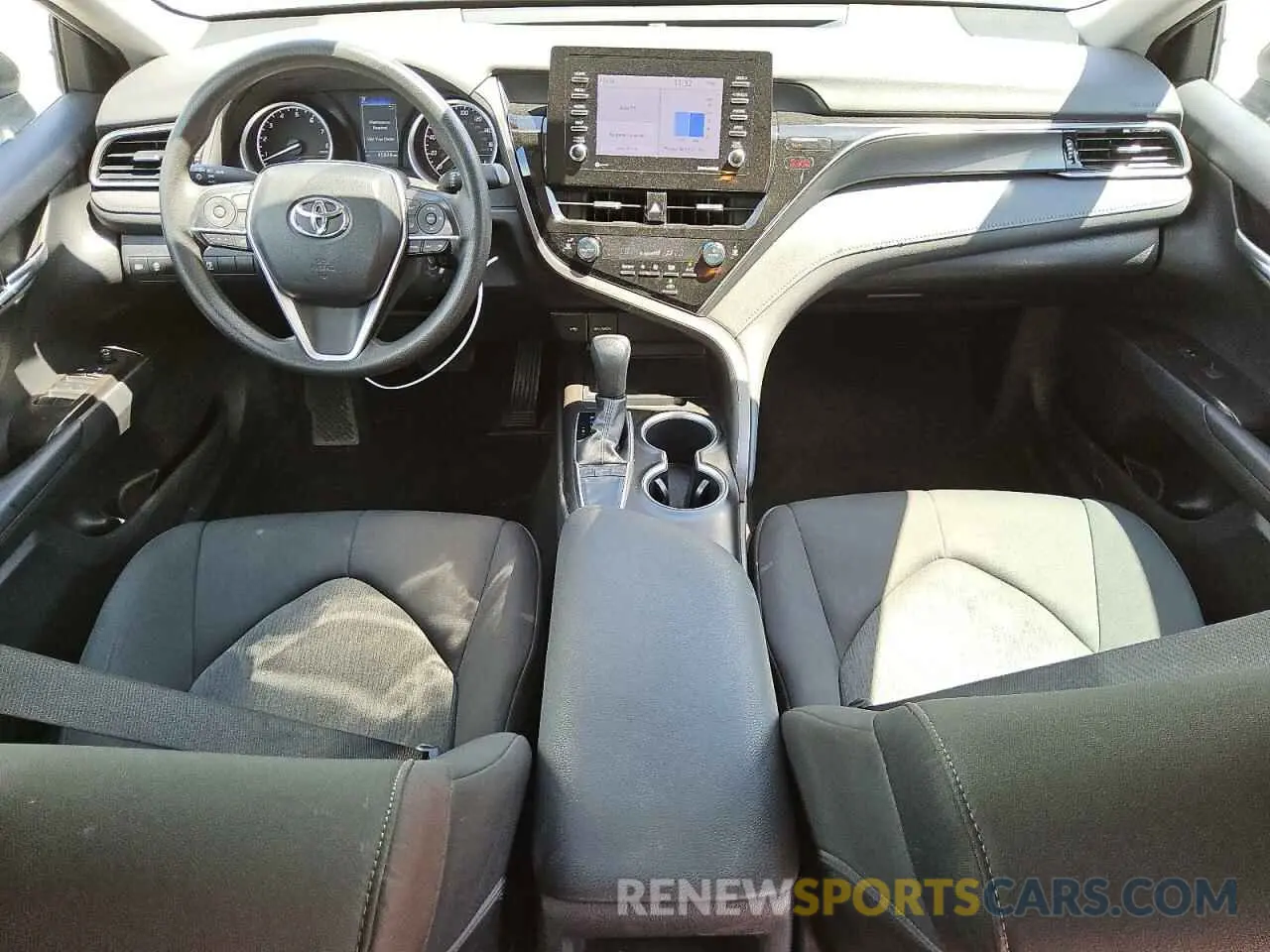 8 fotografías del automóvil dañado 4T1C11AK7RU852217 TOYOTA CAMRY 2024