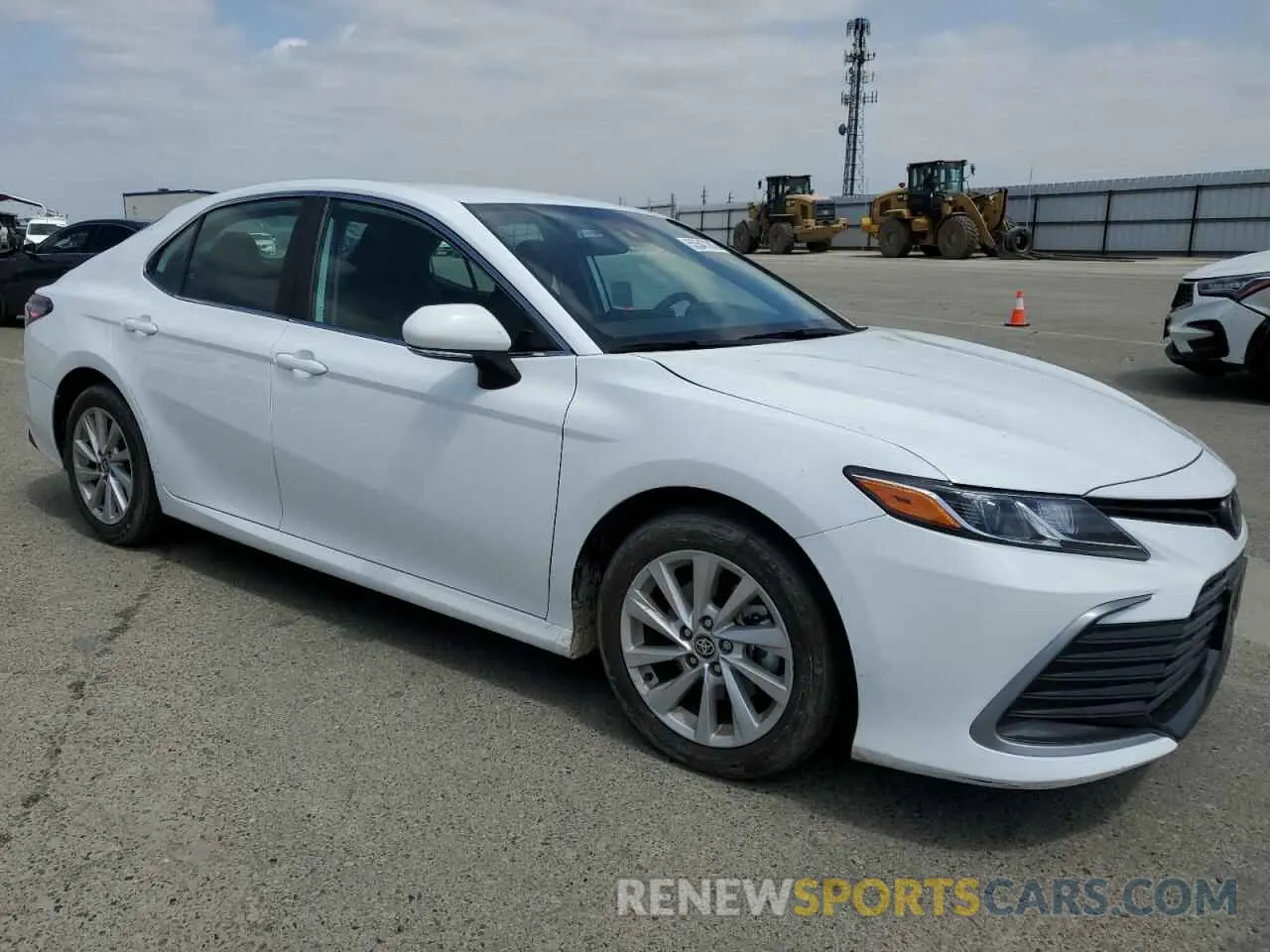 4 fotografías del automóvil dañado 4T1C11AK7RU863928 TOYOTA CAMRY 2024