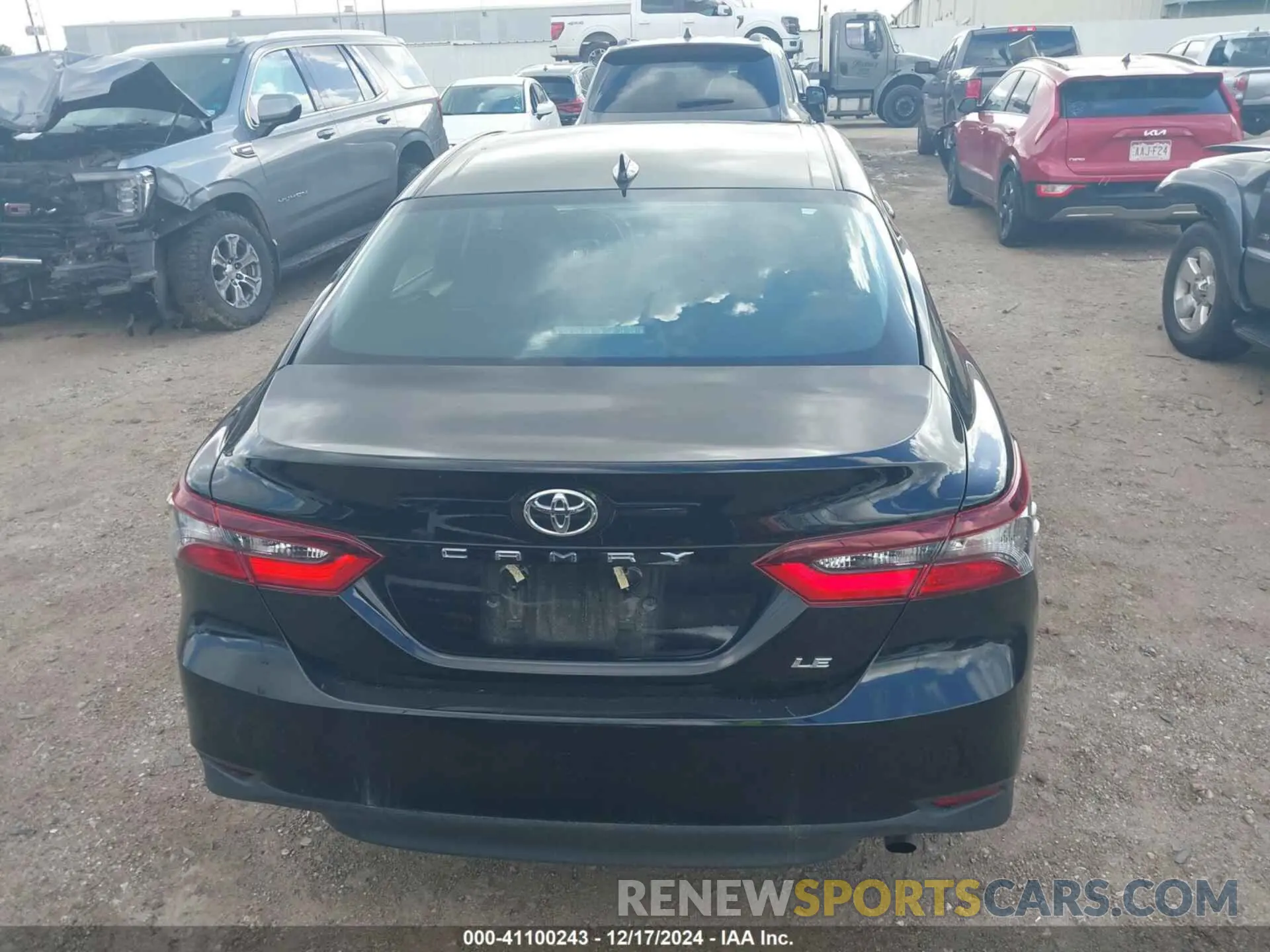 15 fotografías del automóvil dañado 4T1C11AK7RU884679 TOYOTA CAMRY 2024