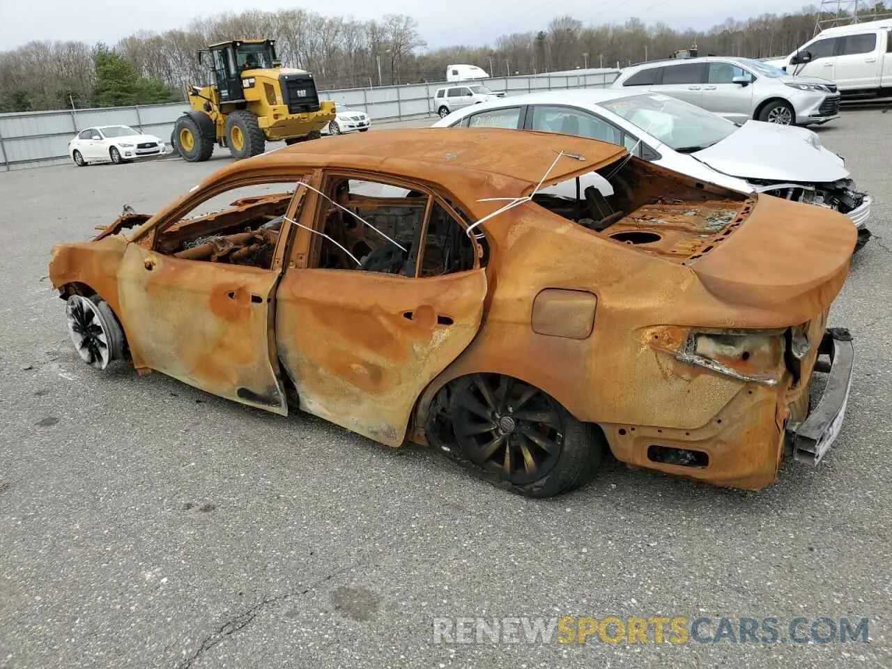 2 fotografías del automóvil dañado 4T1C11AK8RU206782 TOYOTA CAMRY 2024