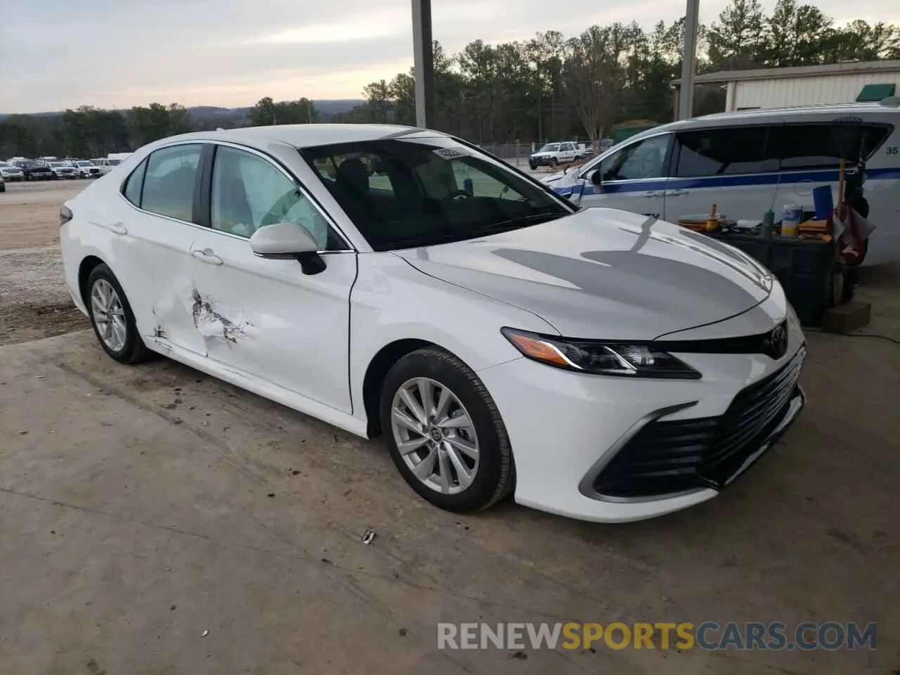 4 fotografías del automóvil dañado 4T1C11AK8RU867552 TOYOTA CAMRY 2024