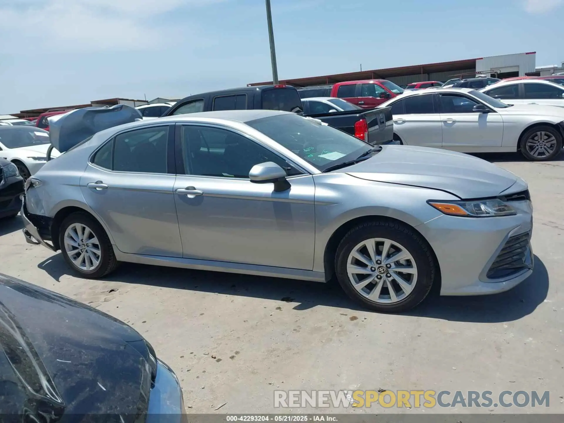 13 fotografías del automóvil dañado 4T1C11AK8RU867759 TOYOTA CAMRY 2024