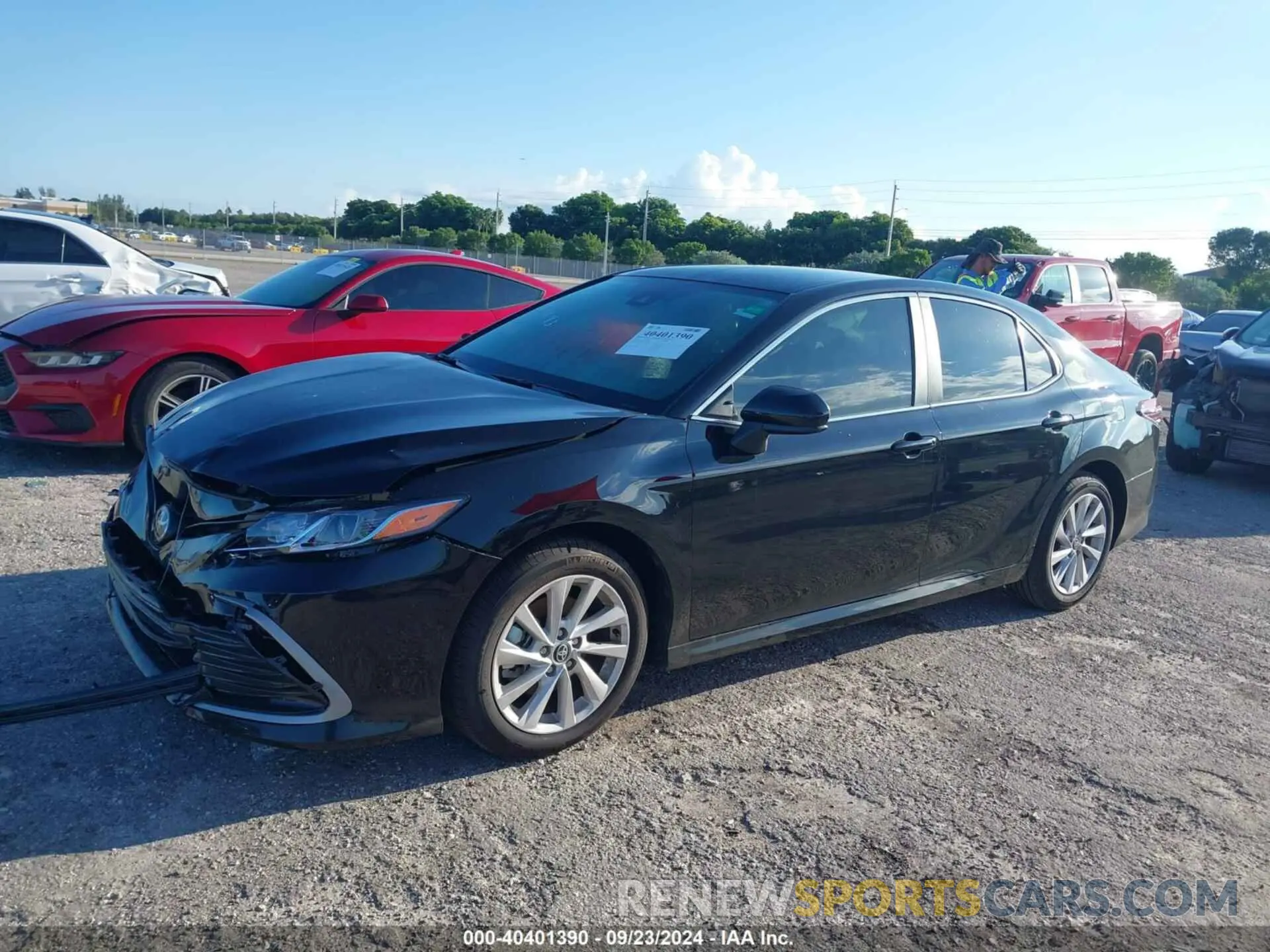 2 fotografías del automóvil dañado 4T1C11AK9RU222943 TOYOTA CAMRY 2024