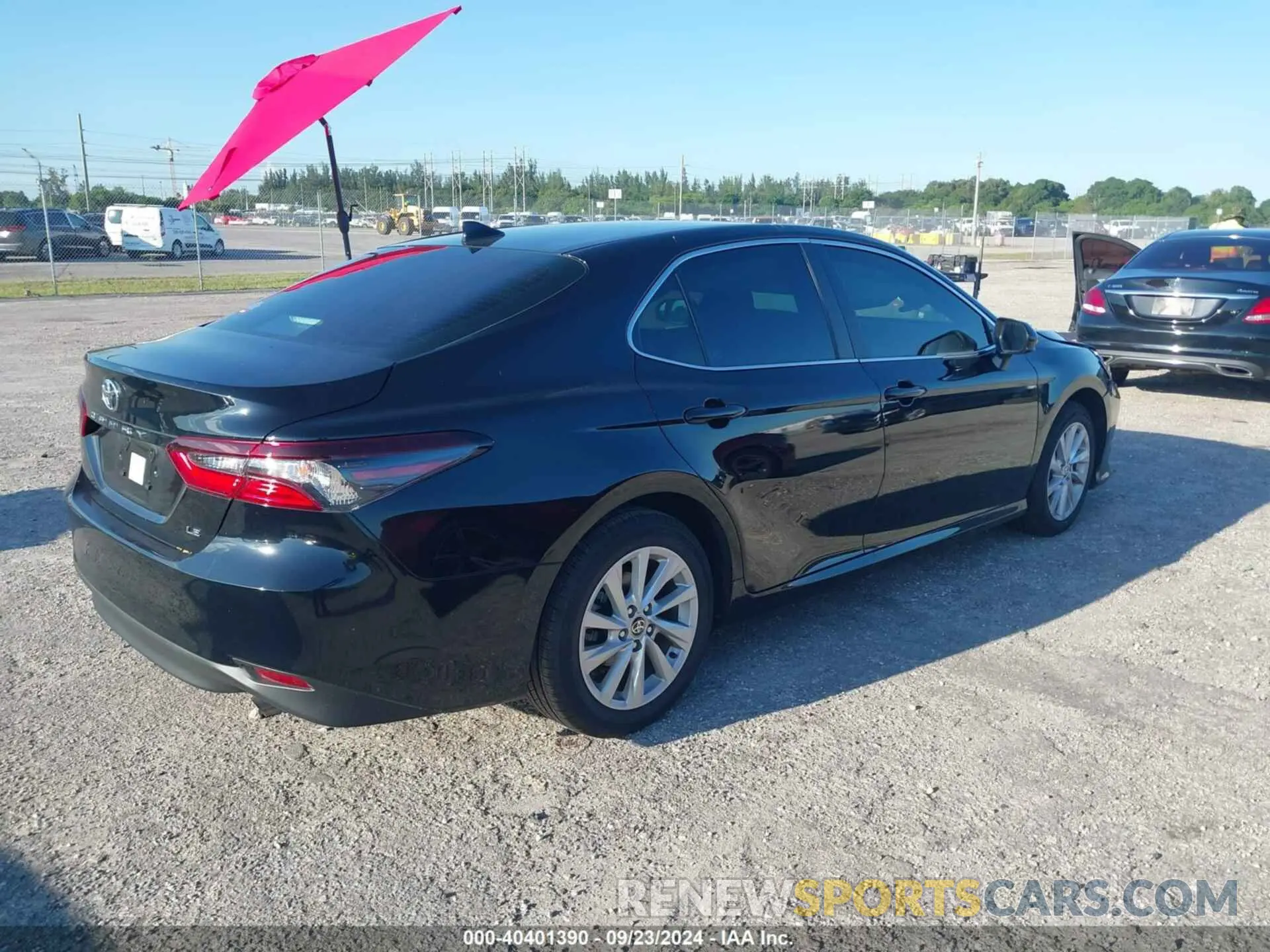 4 fotografías del automóvil dañado 4T1C11AK9RU222943 TOYOTA CAMRY 2024