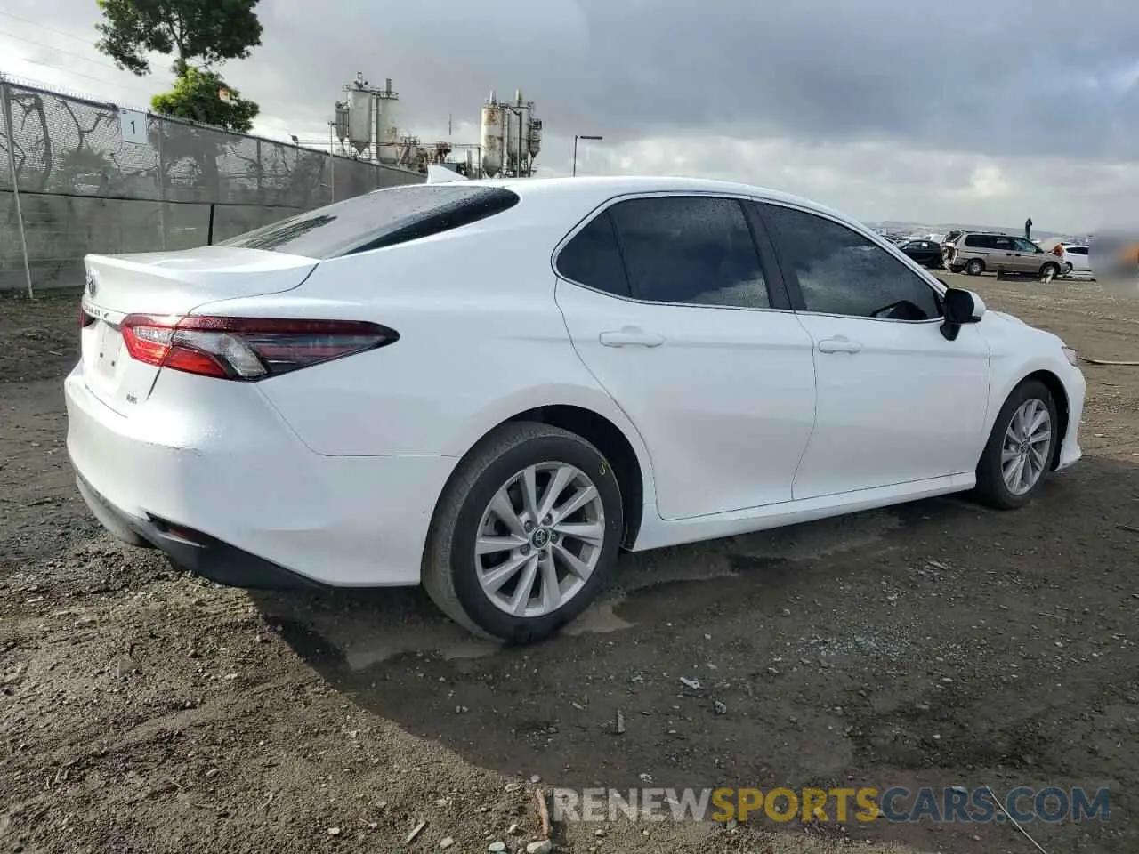 3 fotografías del automóvil dañado 4T1C11AK9RU256526 TOYOTA CAMRY 2024