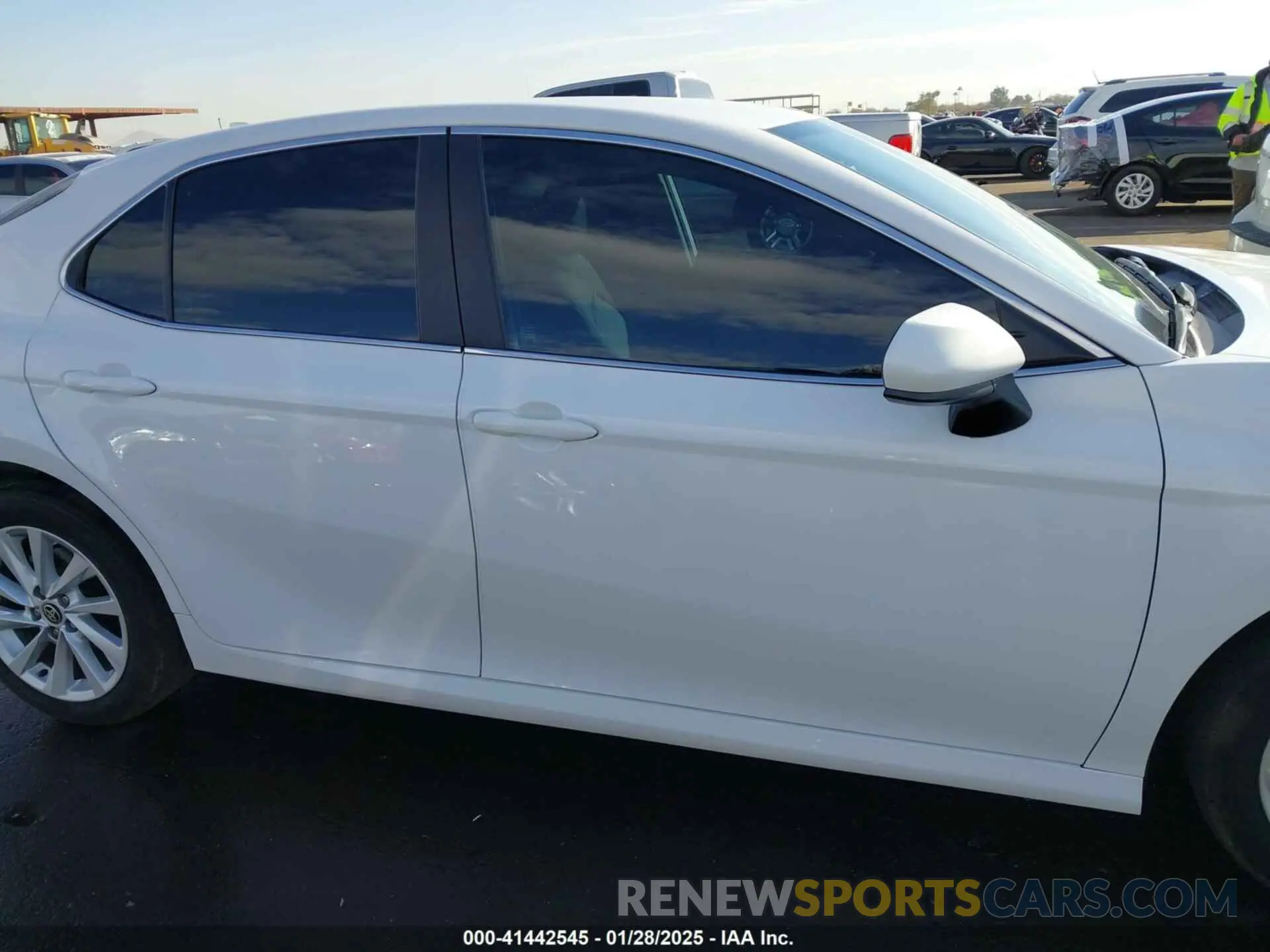 14 fotografías del automóvil dañado 4T1C11AK9RU846239 TOYOTA CAMRY 2024