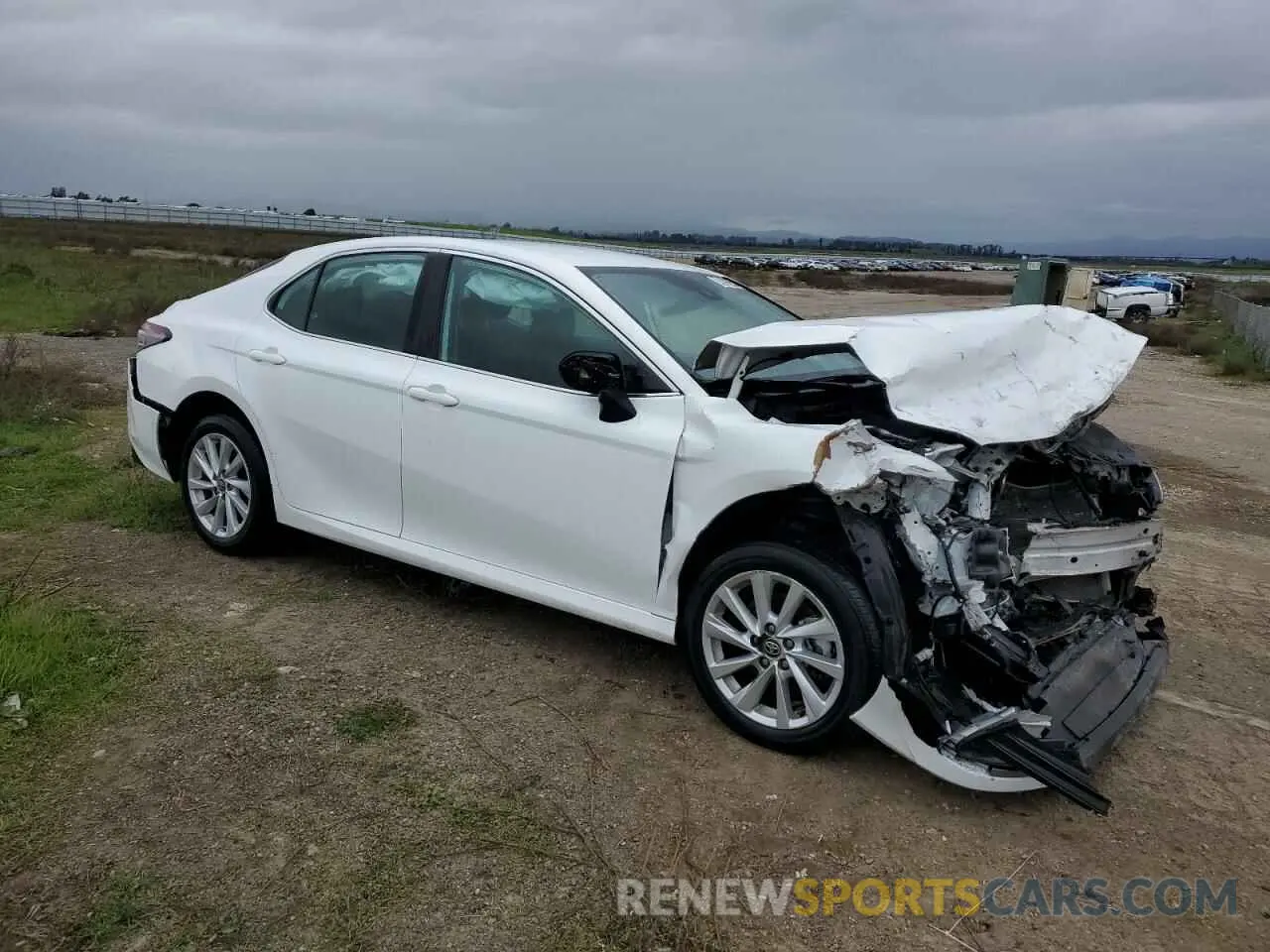4 fotografías del automóvil dañado 4T1C11AK9RU861498 TOYOTA CAMRY 2024