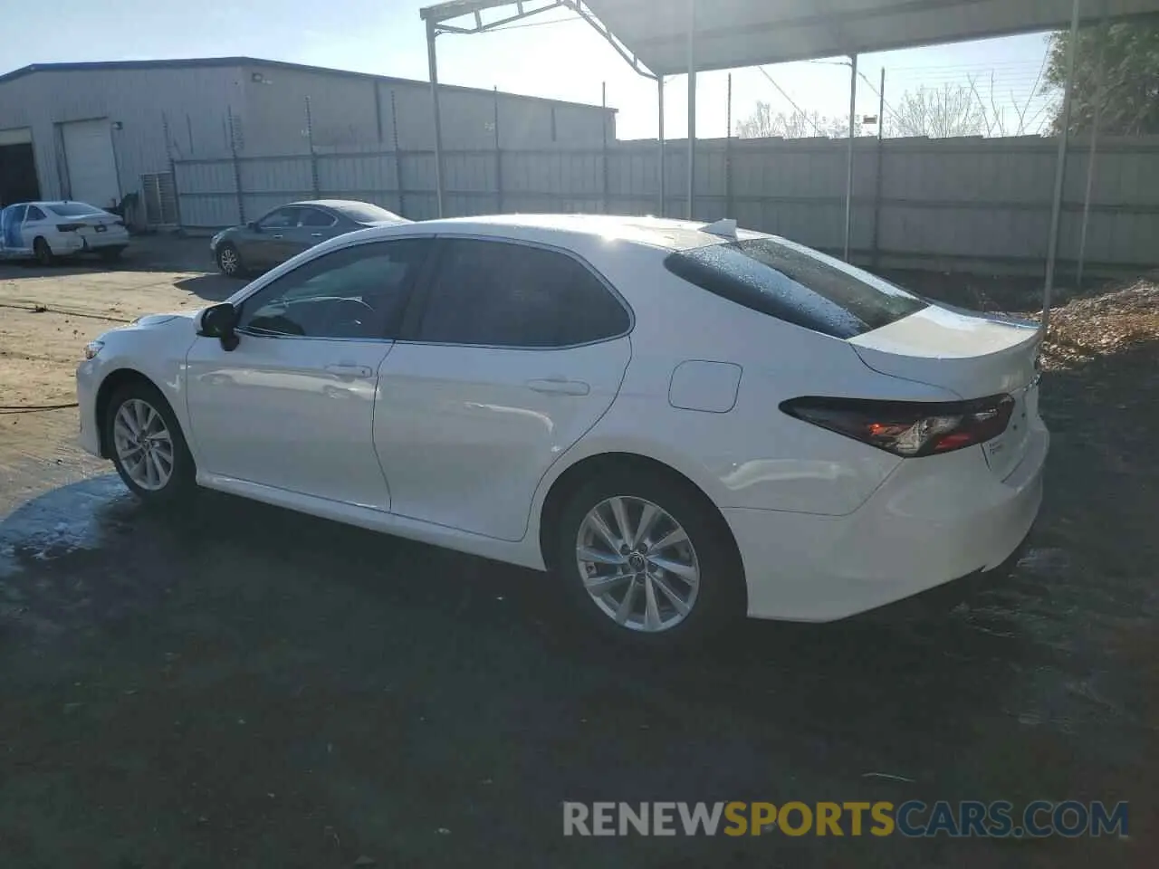 2 fotografías del automóvil dañado 4T1C11AK9RU871223 TOYOTA CAMRY 2024