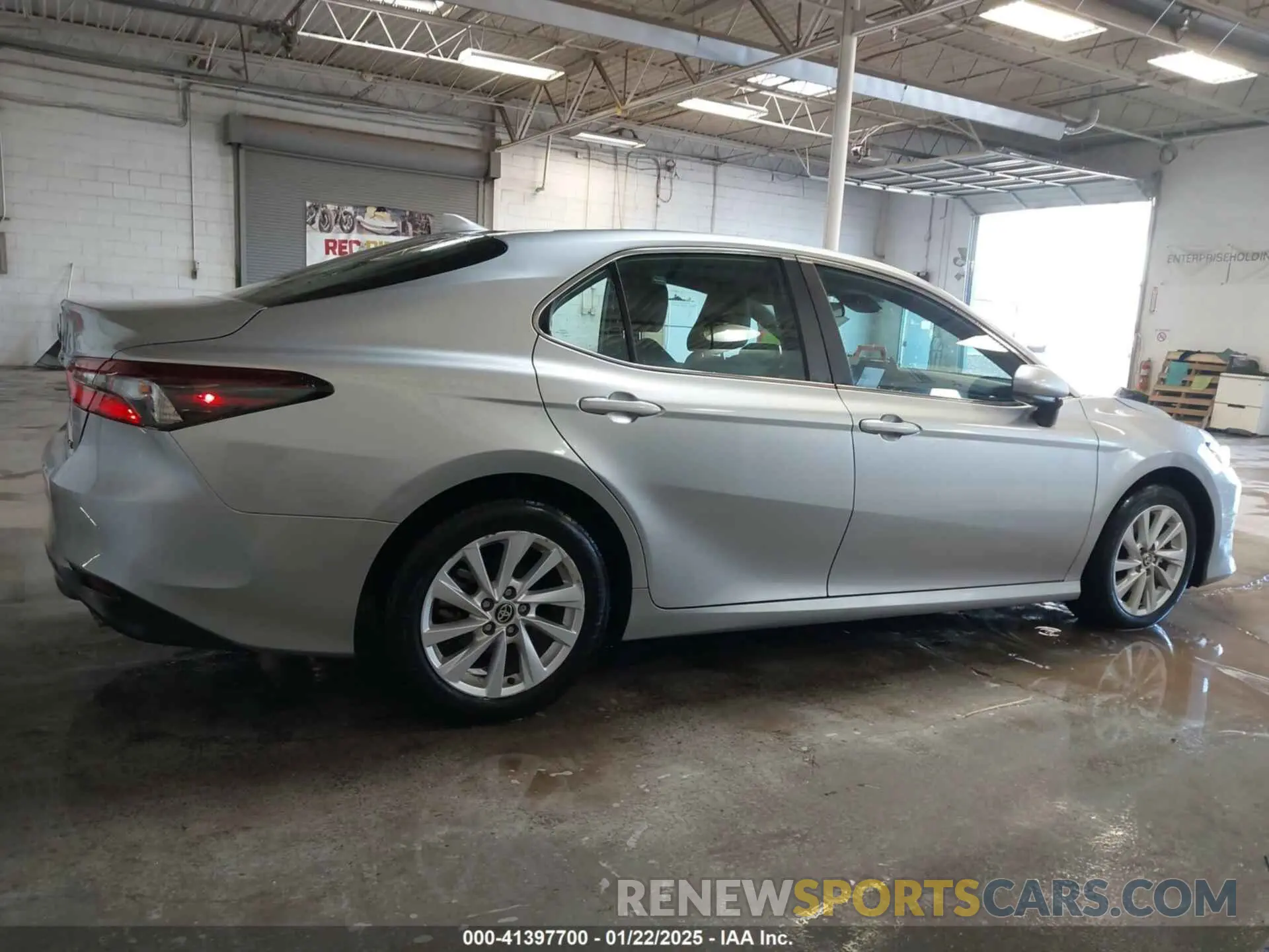 13 fotografías del automóvil dañado 4T1C11AK9RU876583 TOYOTA CAMRY 2024