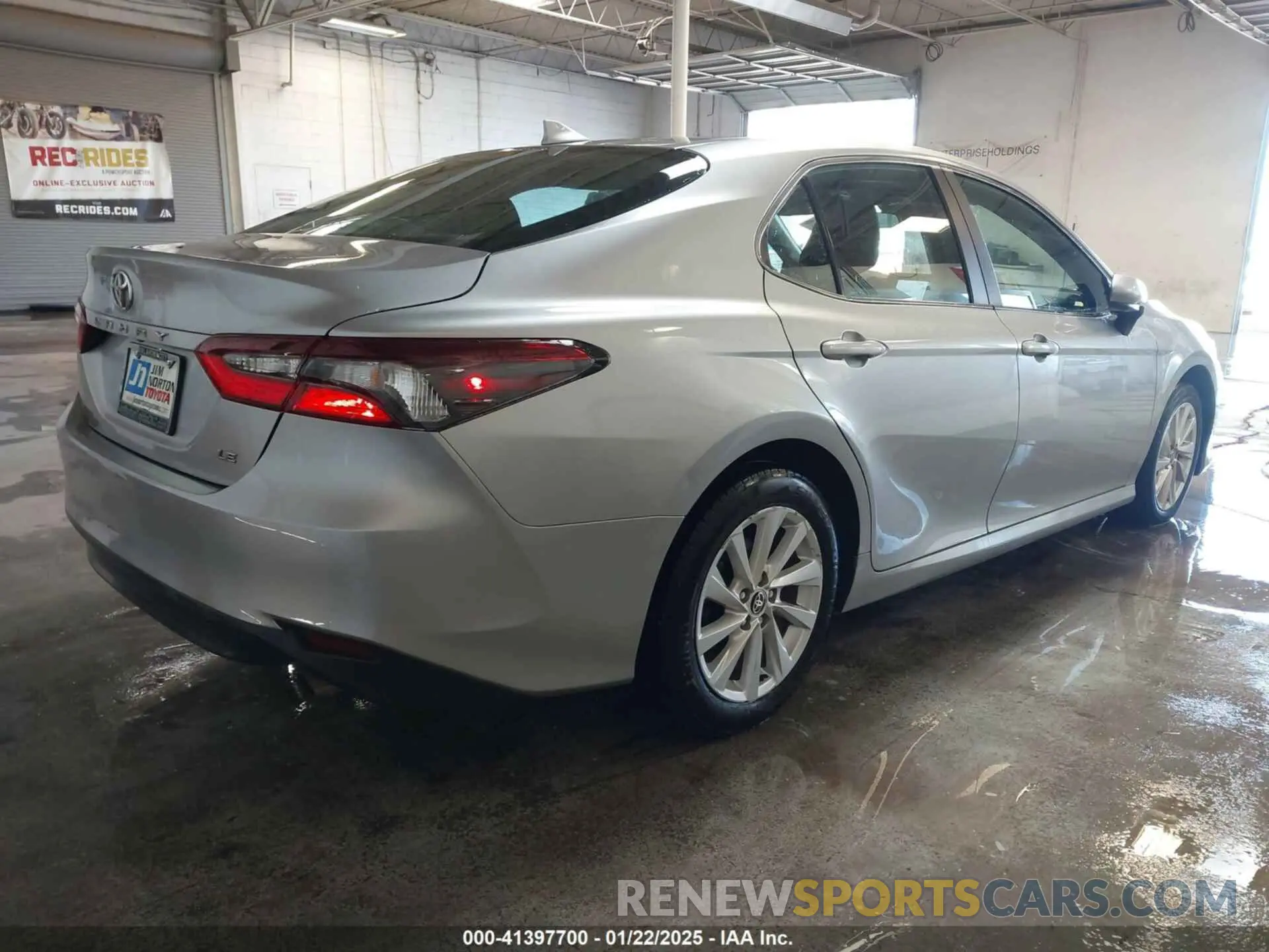 4 fotografías del automóvil dañado 4T1C11AK9RU876583 TOYOTA CAMRY 2024