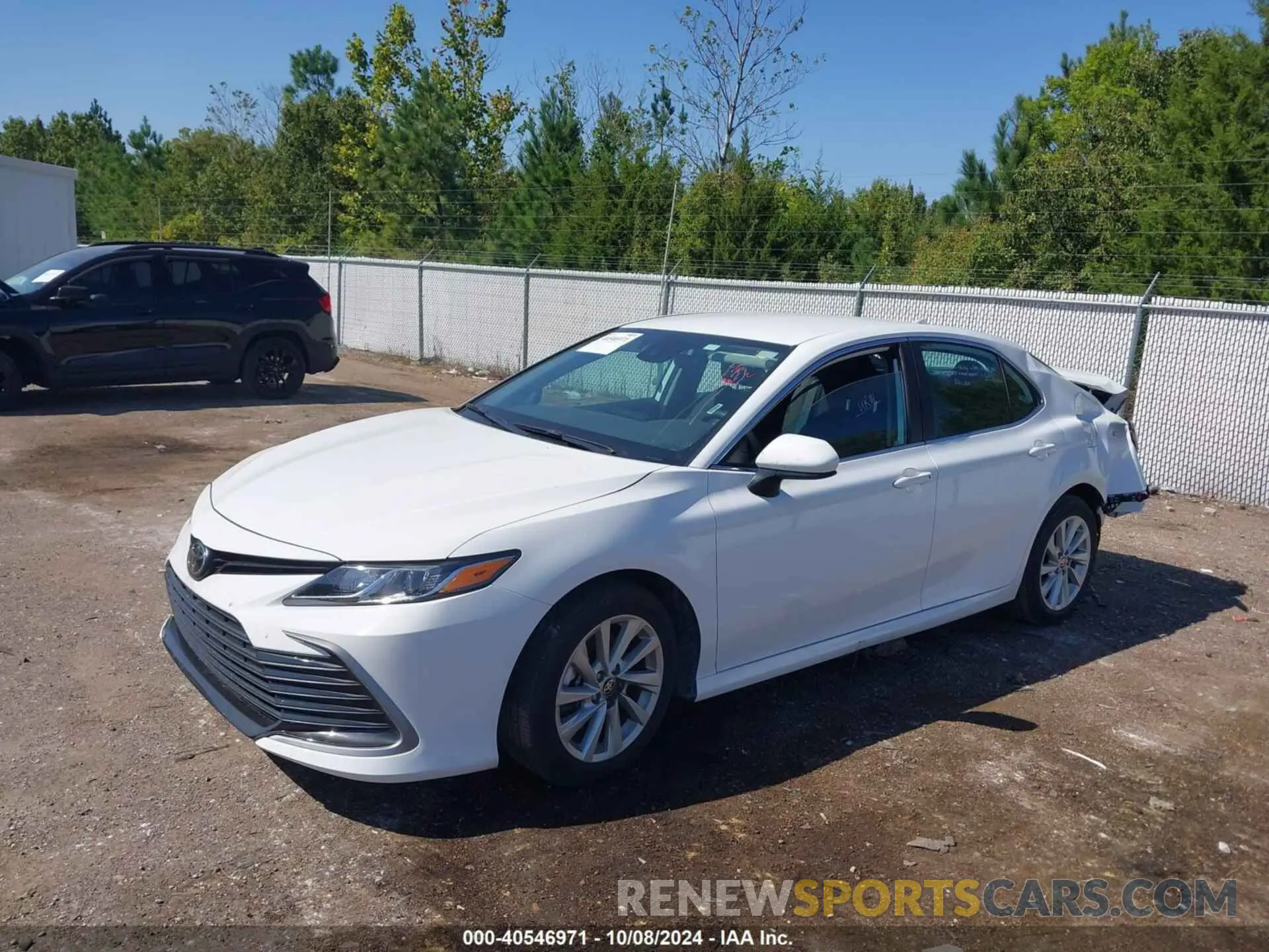 2 fotografías del automóvil dañado 4T1C11AK9RU883825 TOYOTA CAMRY 2024