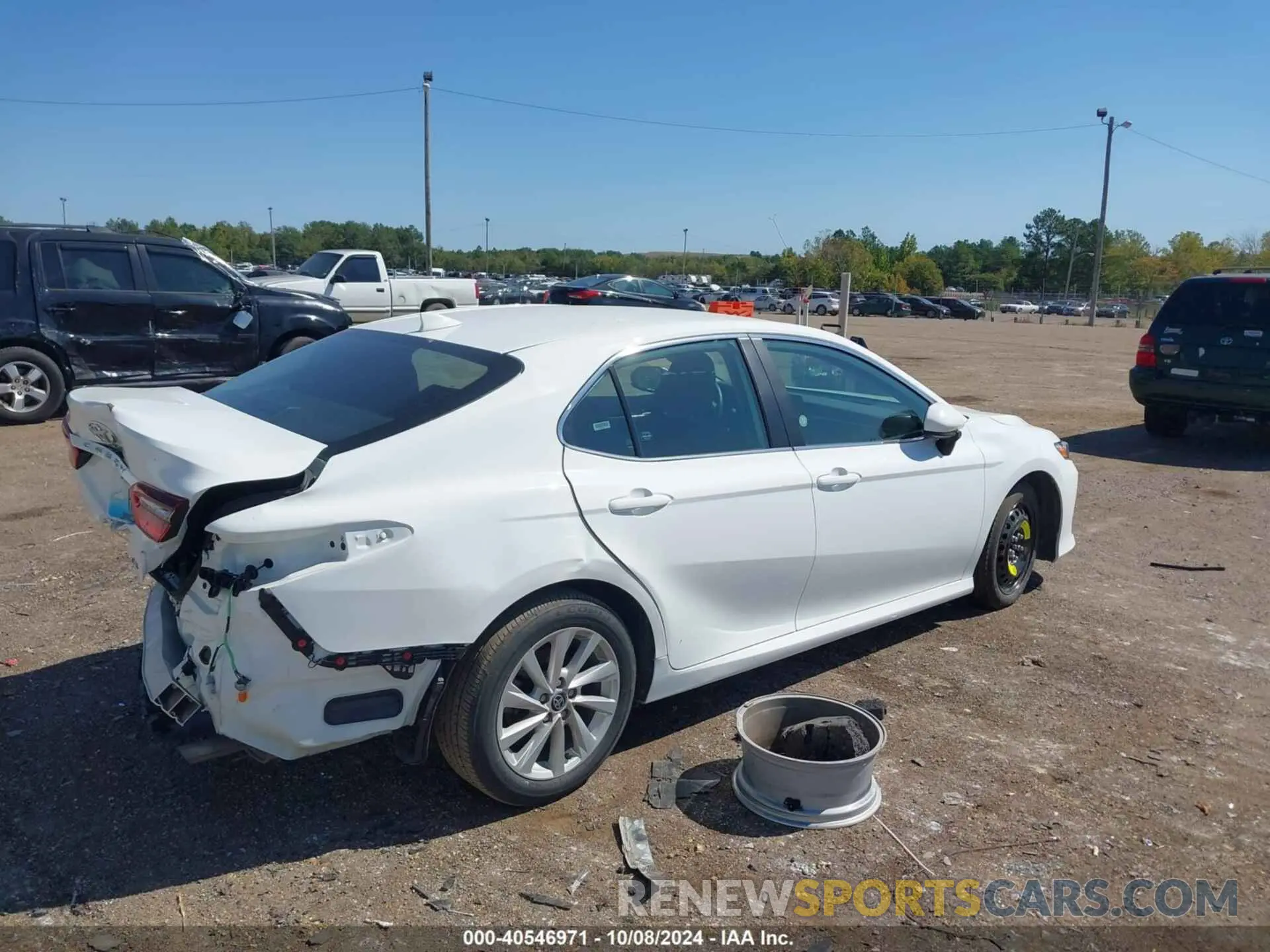 4 fotografías del automóvil dañado 4T1C11AK9RU883825 TOYOTA CAMRY 2024