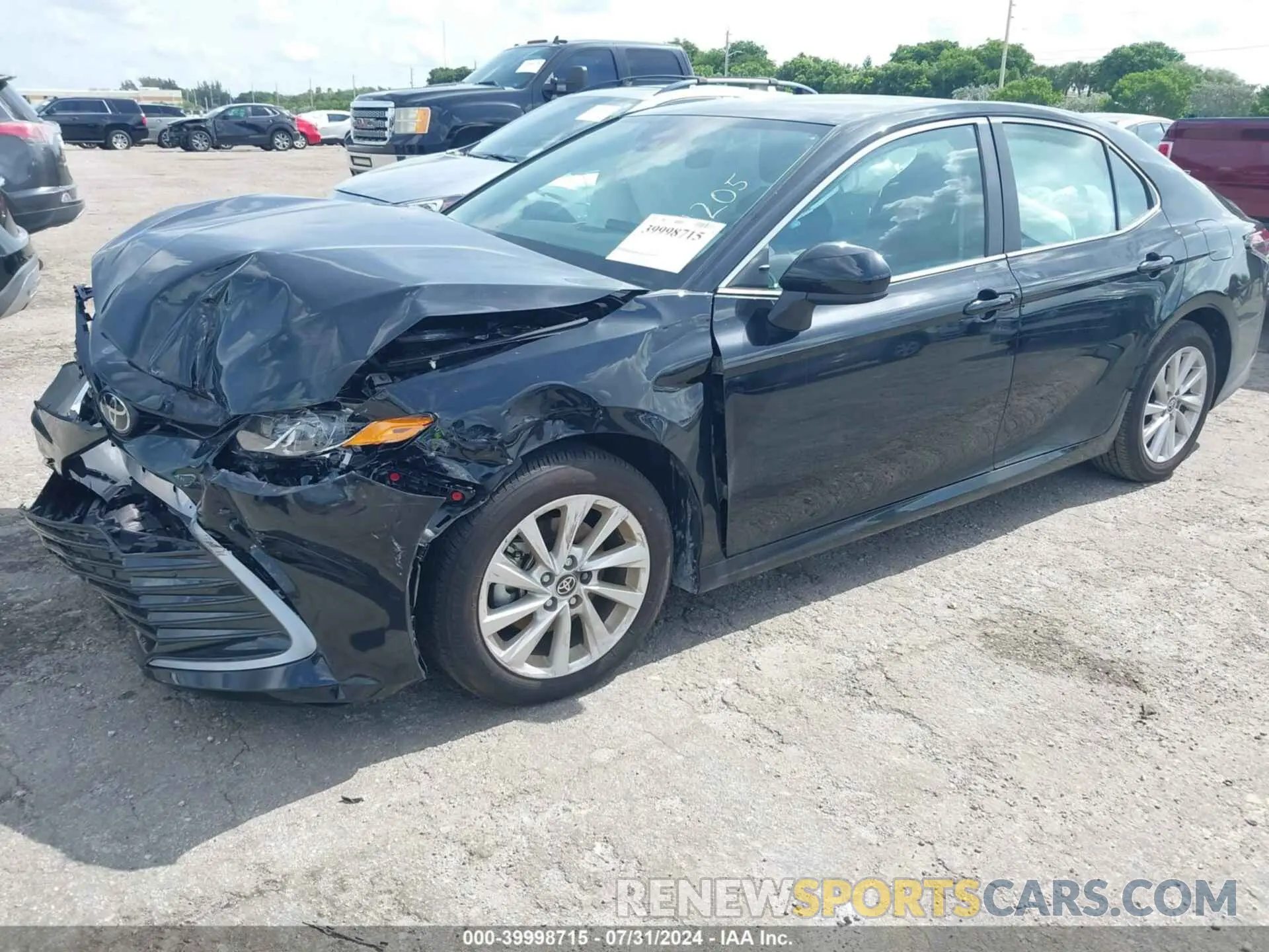 2 fotografías del automóvil dañado 4T1C11AK9RU904205 TOYOTA CAMRY 2024