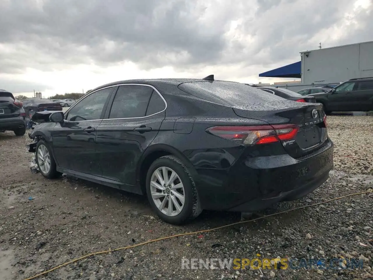 2 fotografías del automóvil dañado 4T1C11AKXRU198782 TOYOTA CAMRY 2024