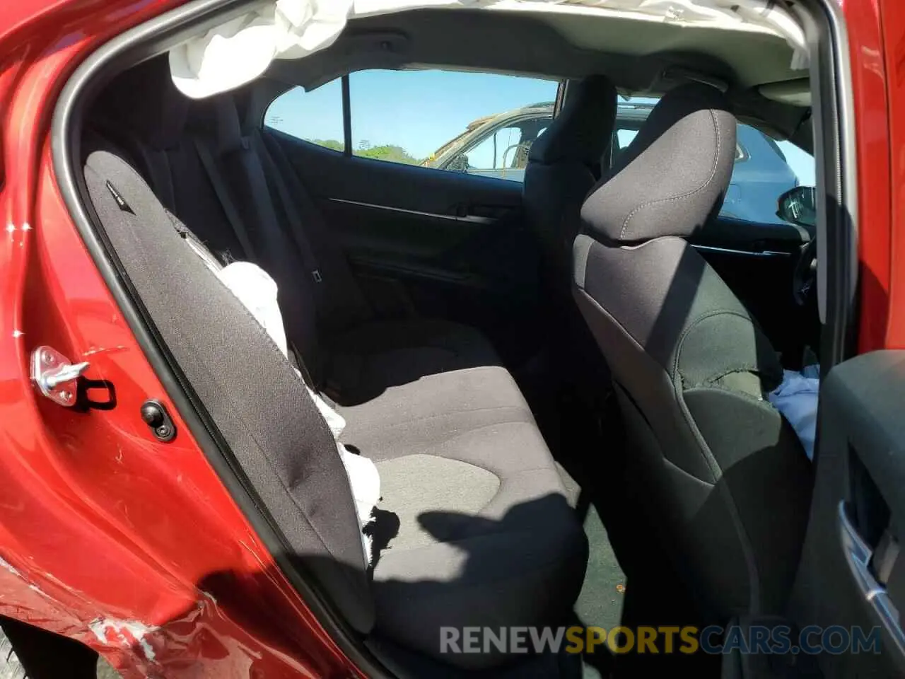10 fotografías del automóvil dañado 4T1C11AKXRU211515 TOYOTA CAMRY 2024