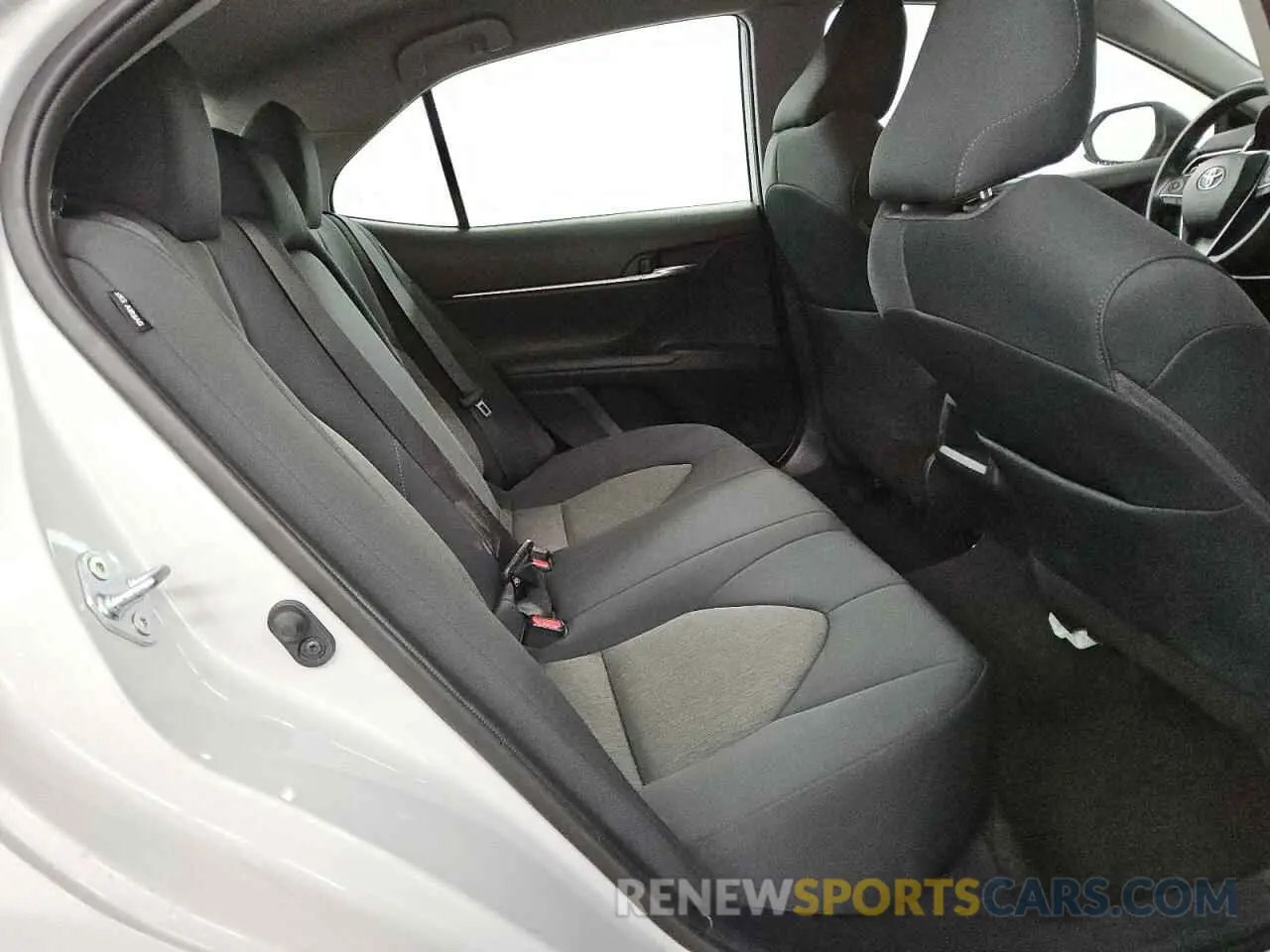 10 fotografías del automóvil dañado 4T1C11AKXRU231926 TOYOTA CAMRY 2024