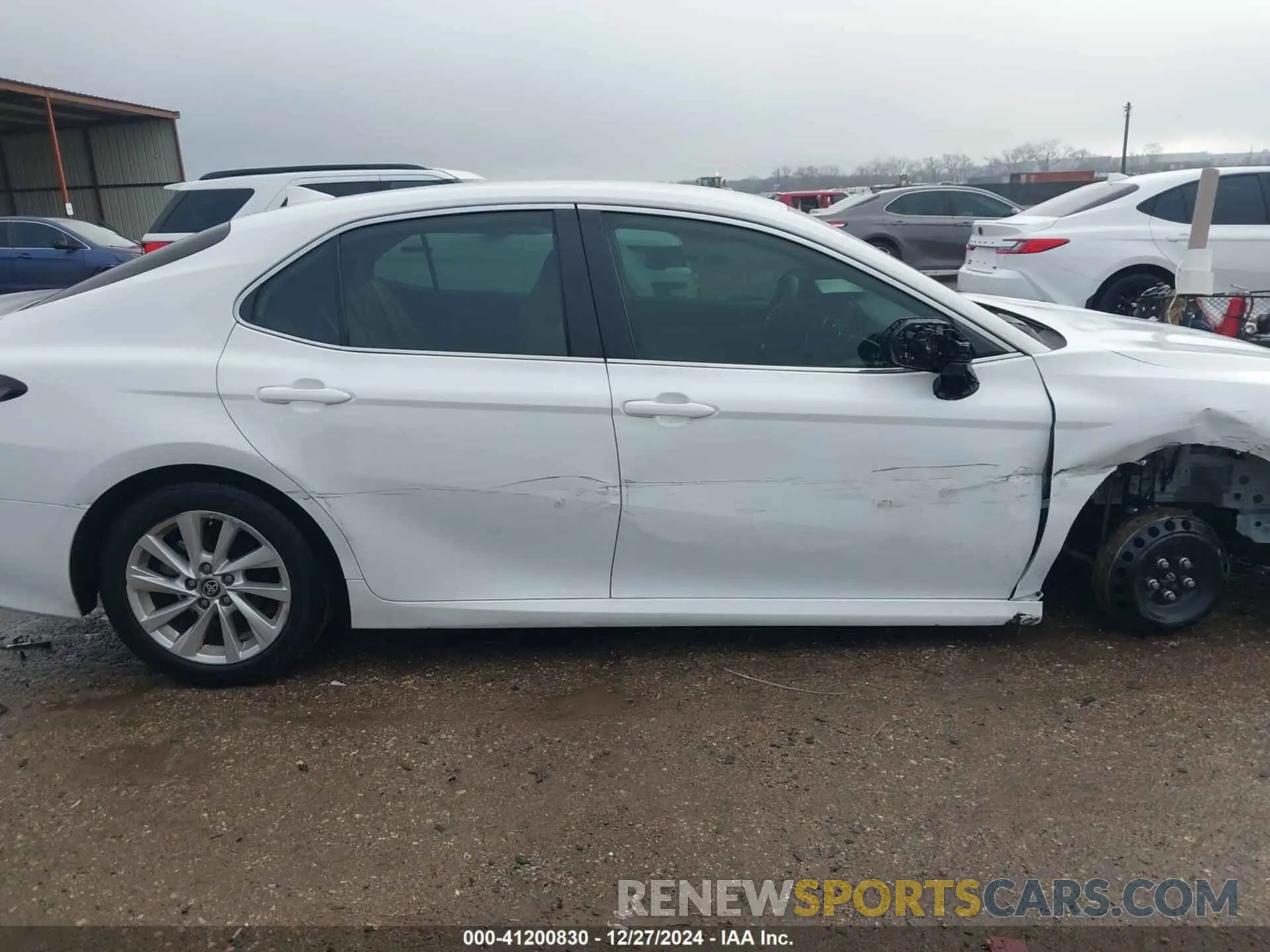 13 fotografías del automóvil dañado 4T1C11AKXRU880223 TOYOTA CAMRY 2024
