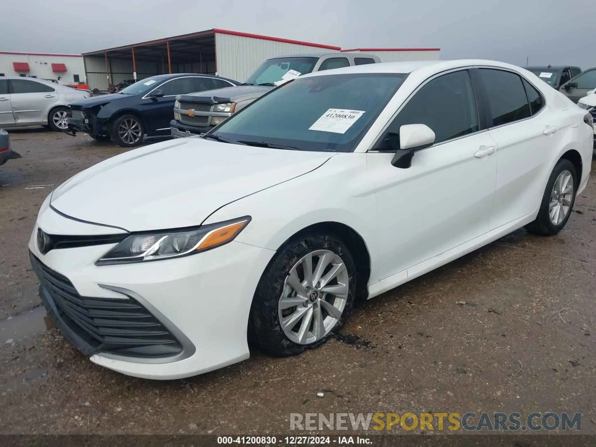 2 fotografías del automóvil dañado 4T1C11AKXRU880223 TOYOTA CAMRY 2024