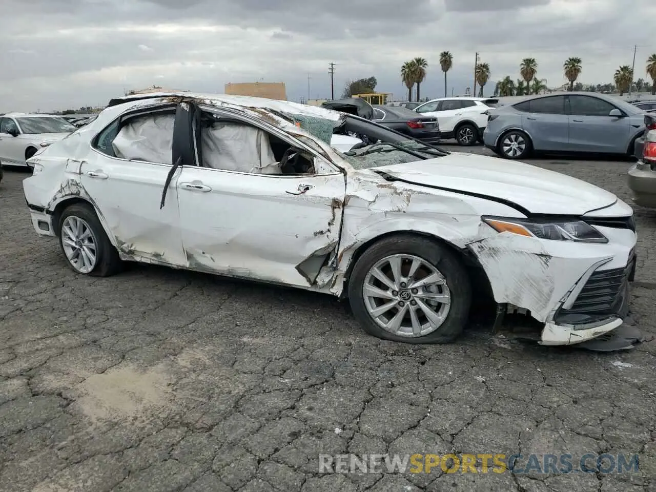 4 fotografías del automóvil dañado 4T1C11AKXRU899984 TOYOTA CAMRY 2024