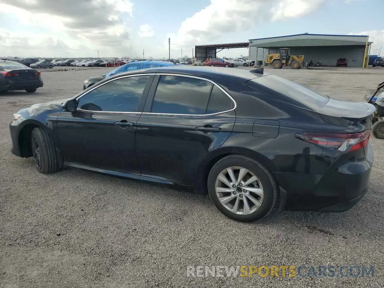 2 fotografías del automóvil dañado 4T1C11AKXRU904746 TOYOTA CAMRY 2024