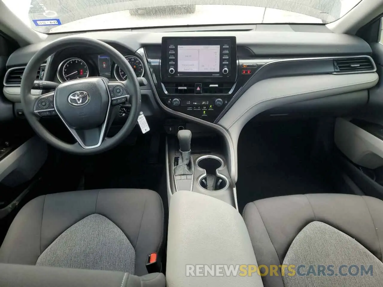 8 fotografías del automóvil dañado 4T1C11AKXRU904746 TOYOTA CAMRY 2024